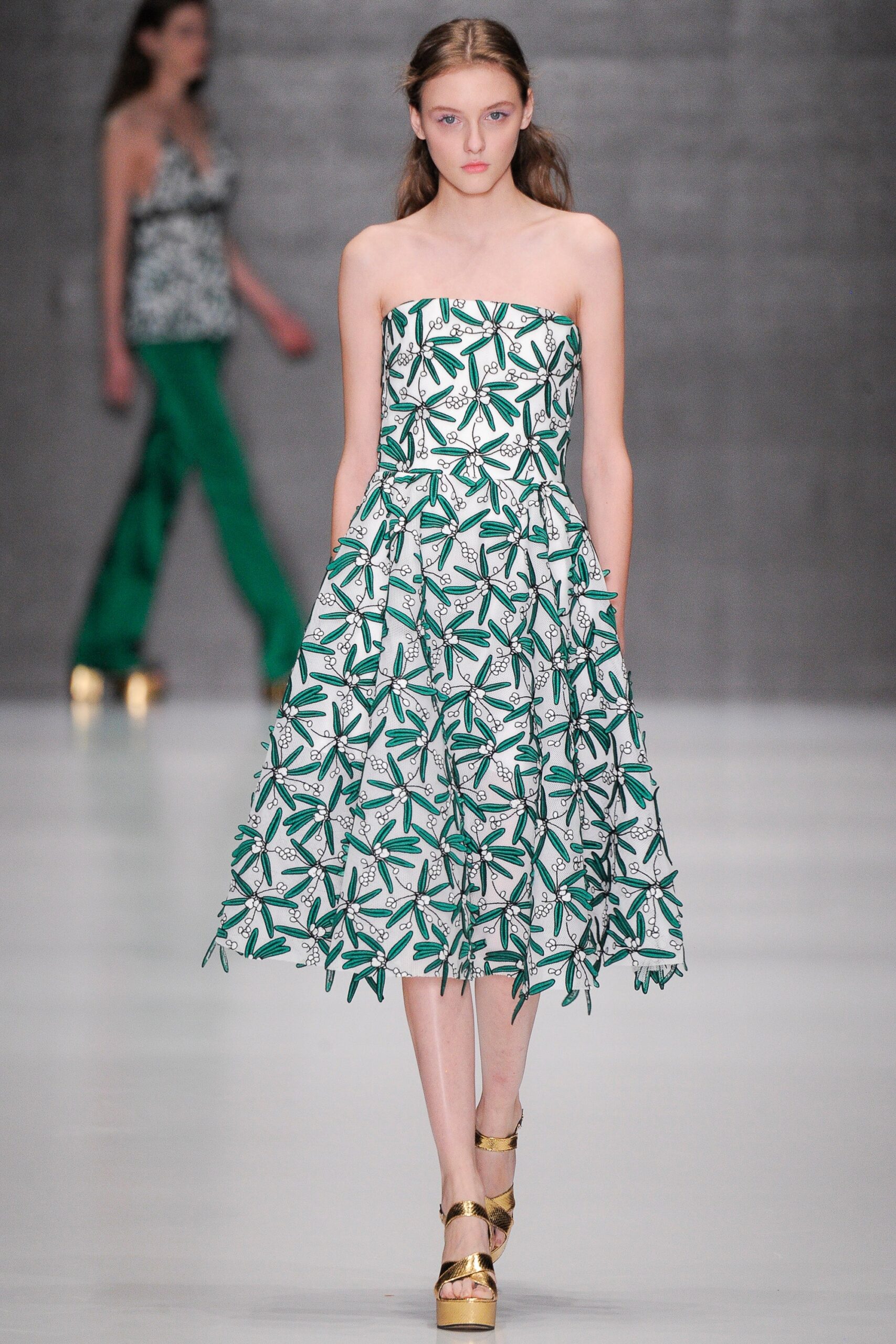 Yasya Minochkina Russia S/S 16 Look 9