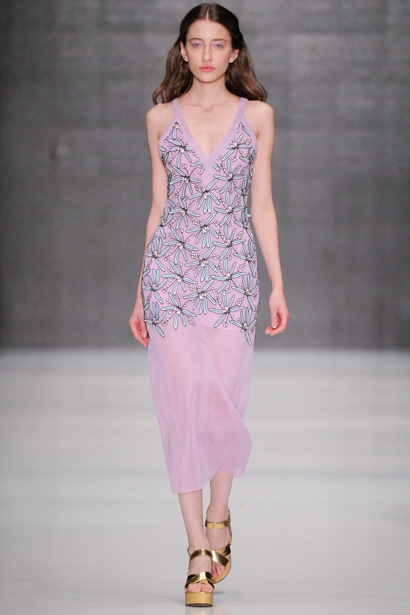 Yasya Minochkina Russia S/S 16 Look 18