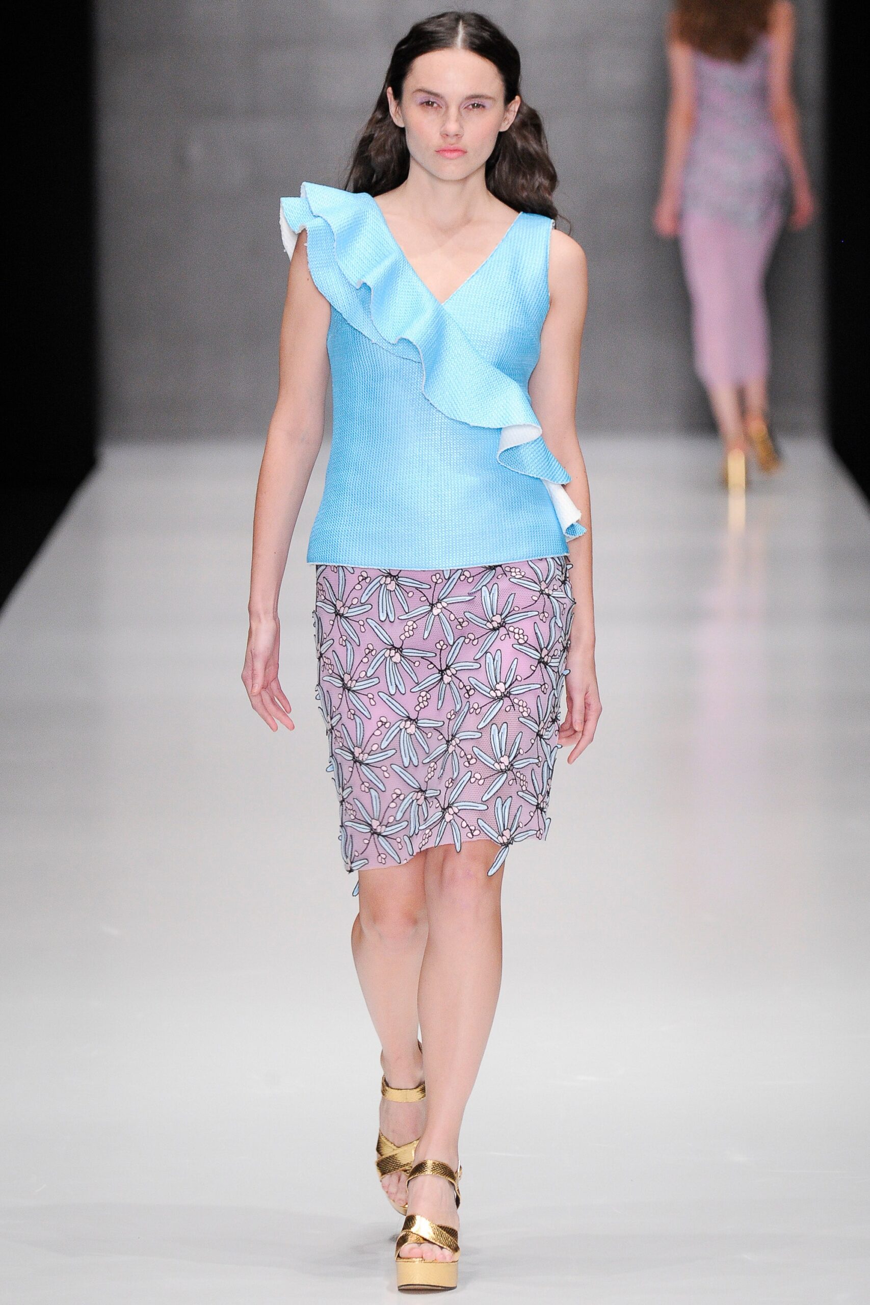 Yasya Minochkina Russia S/S 16 Look 20