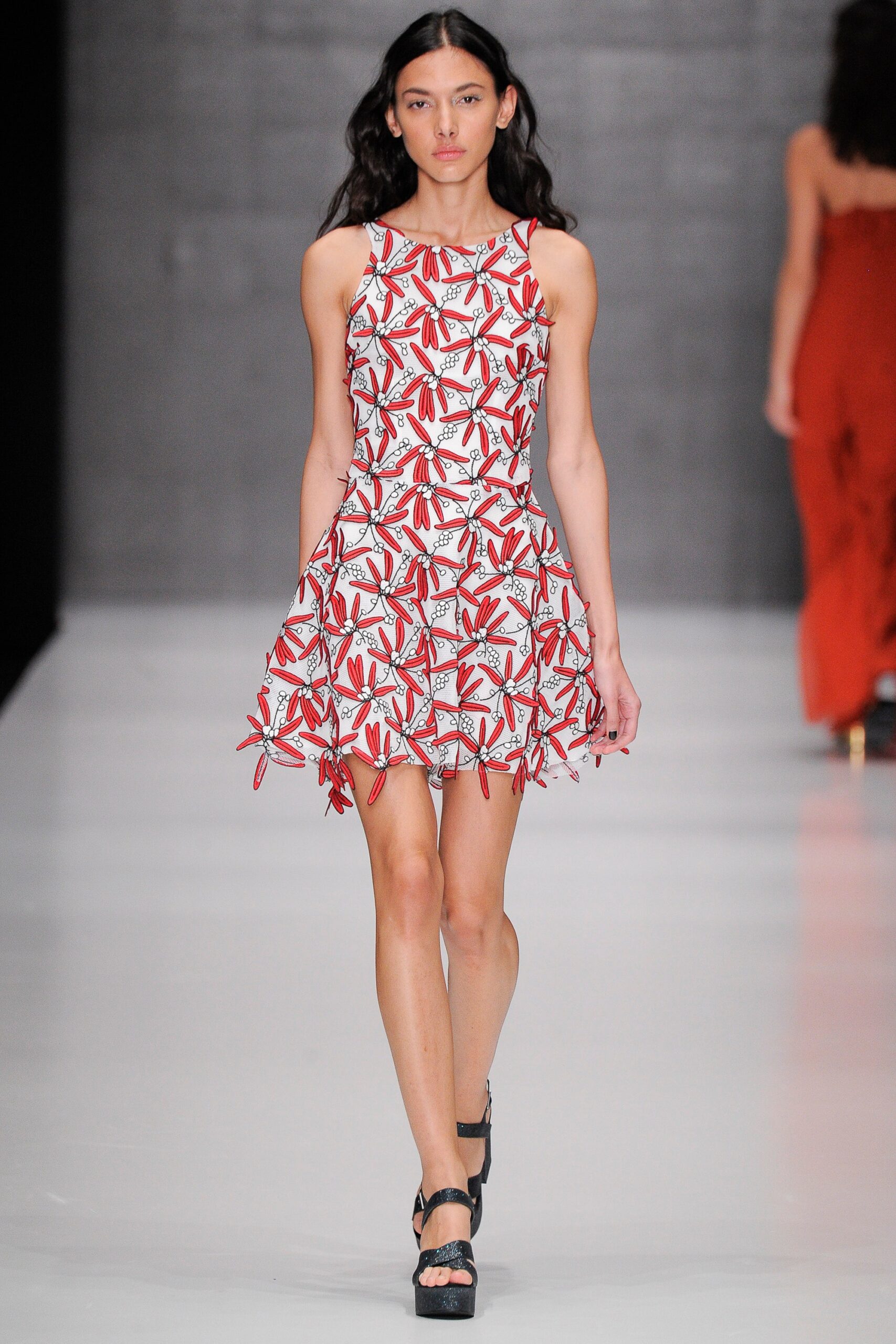 Yasya Minochkina Russia S/S 16 Look 26