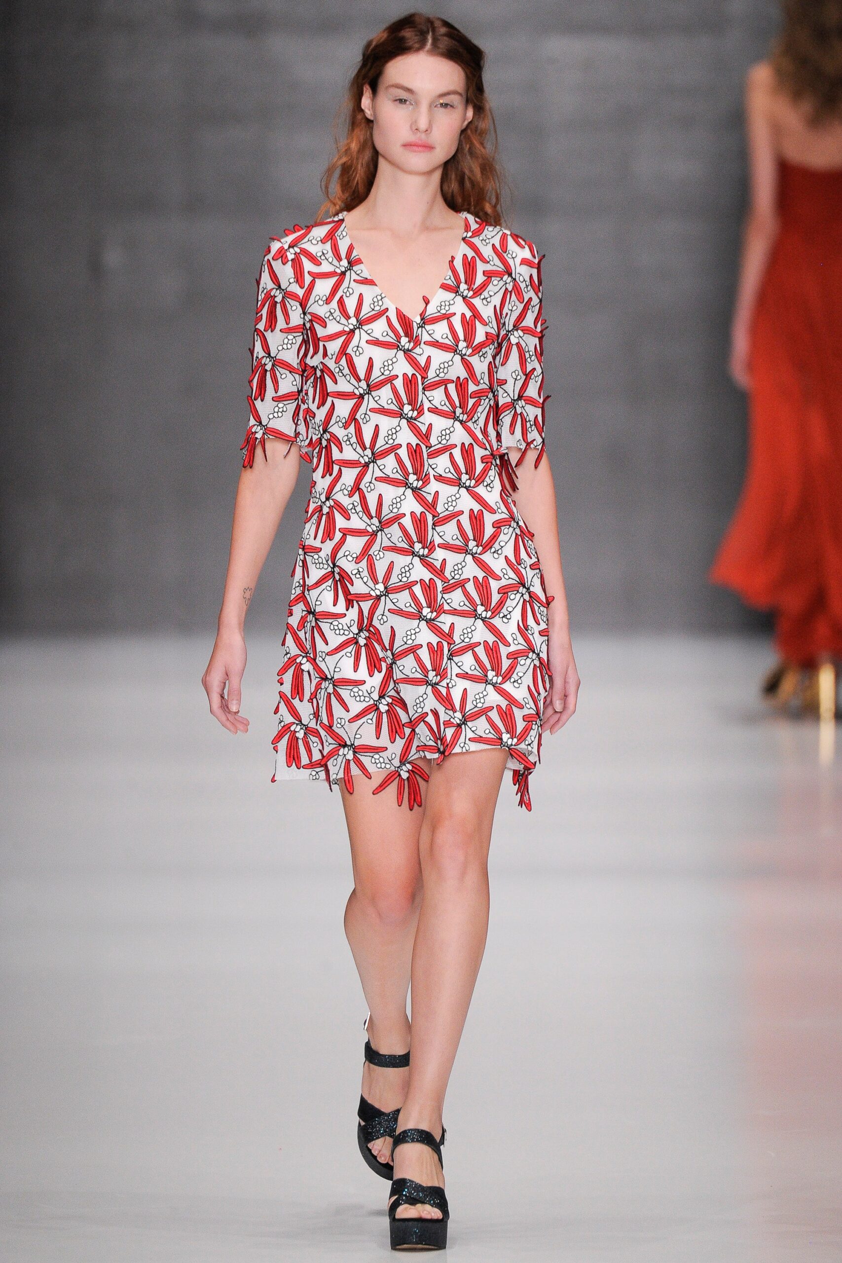 Yasya Minochkina Russia S/S 16 Look 27