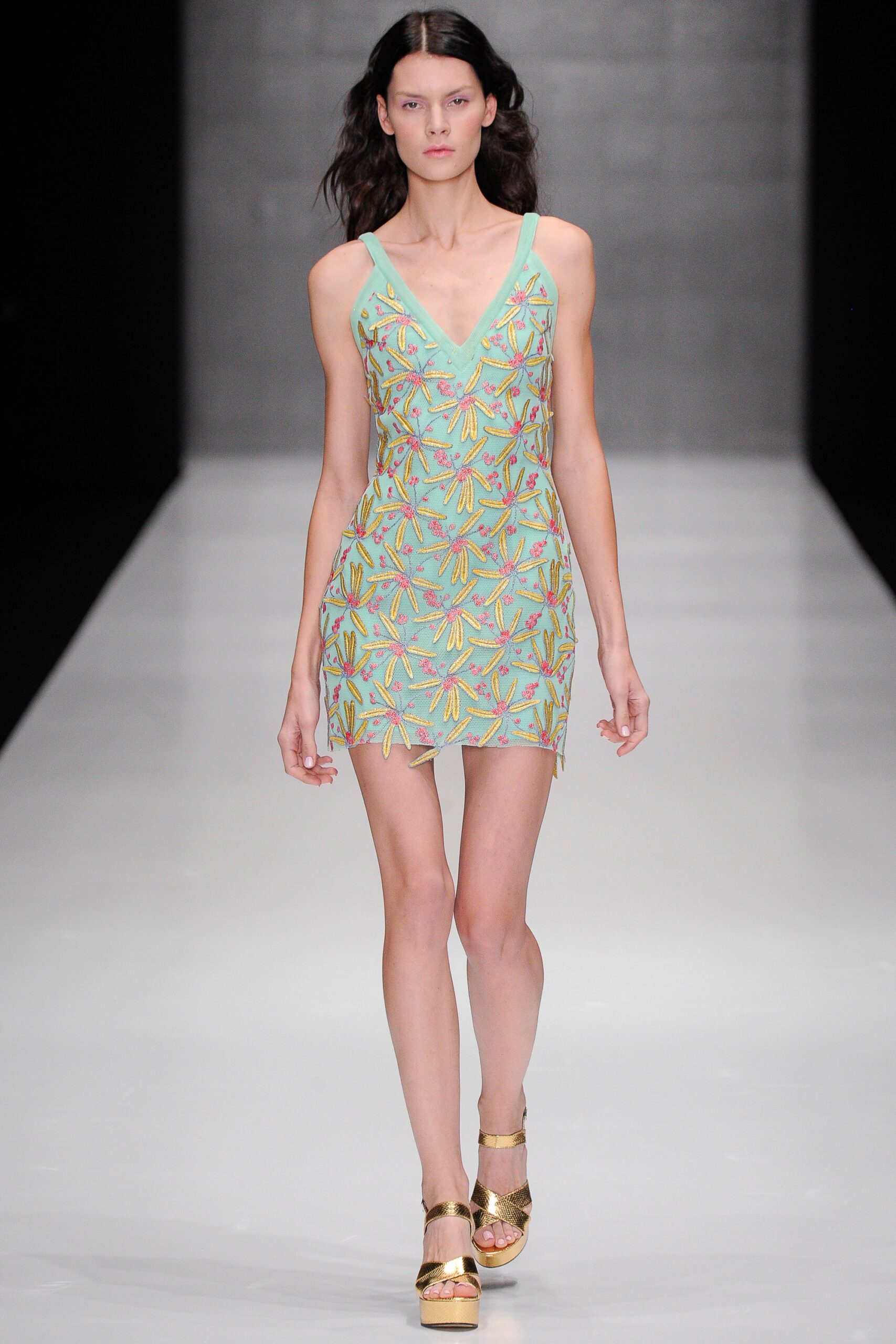 Yasya Minochkina Russia S/S 16 Look 32