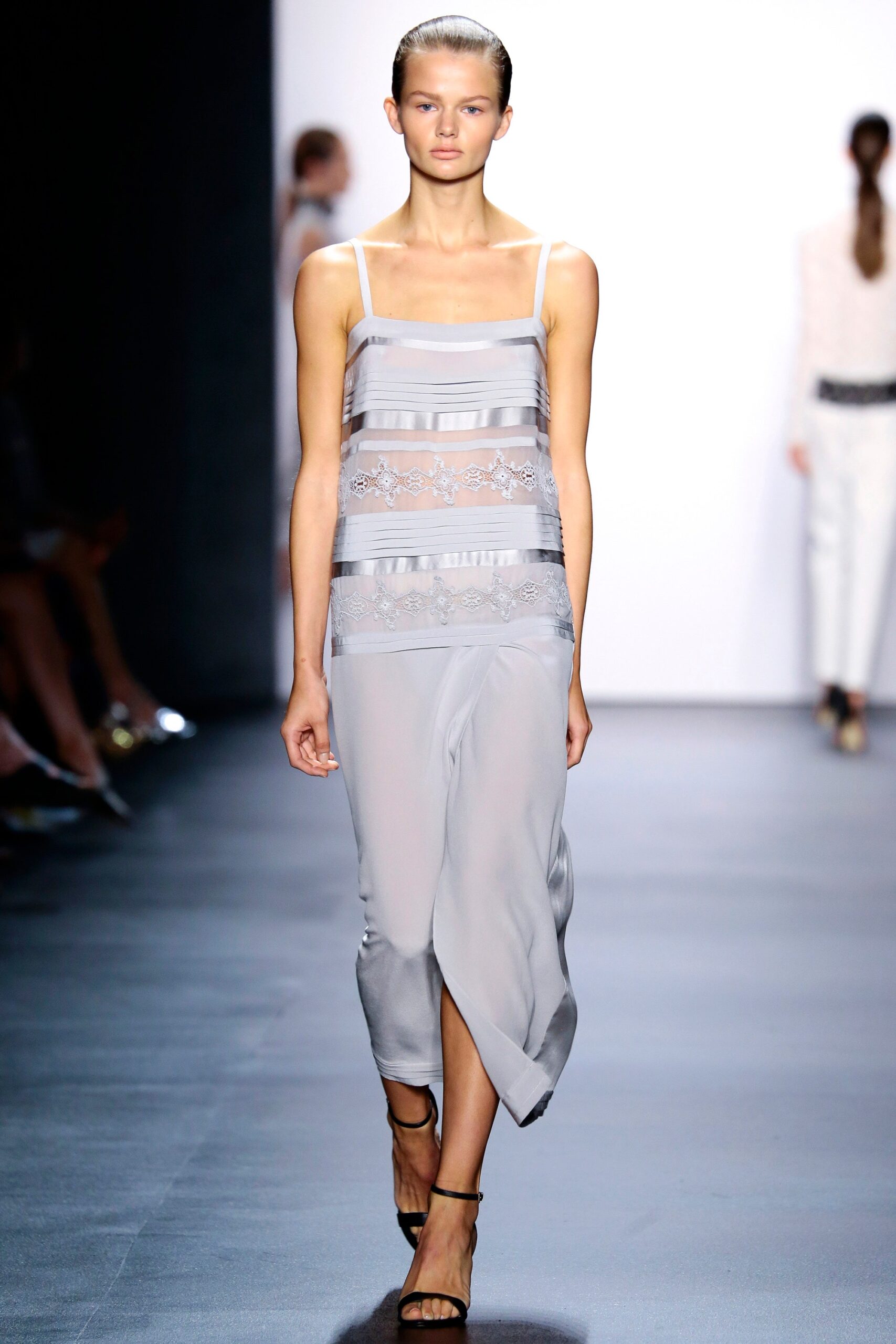 Yigal Azrouël S/S 16 Look 20