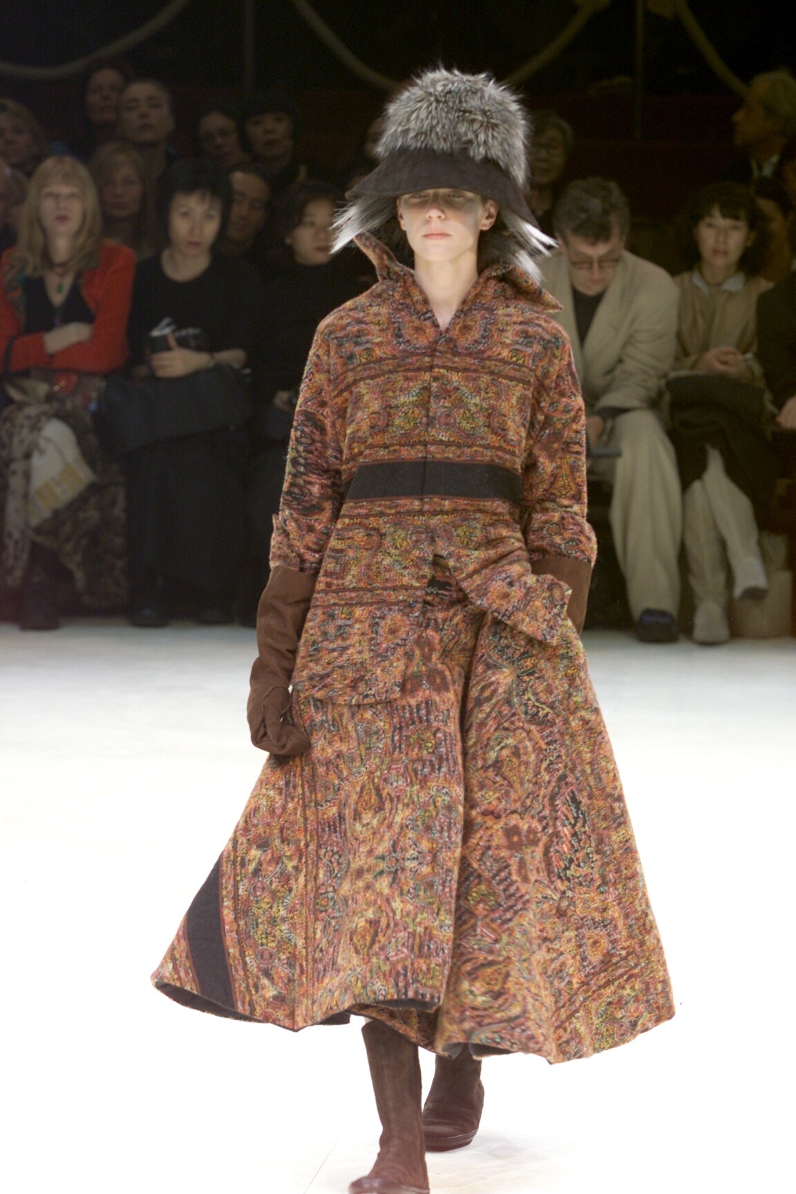 Yohji Yamamoto F/W 00 Look 25