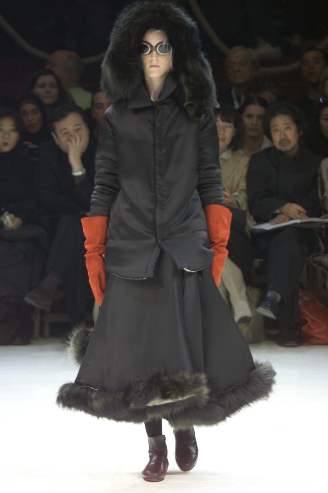 Yohji Yamamoto F/W 00 Look 32