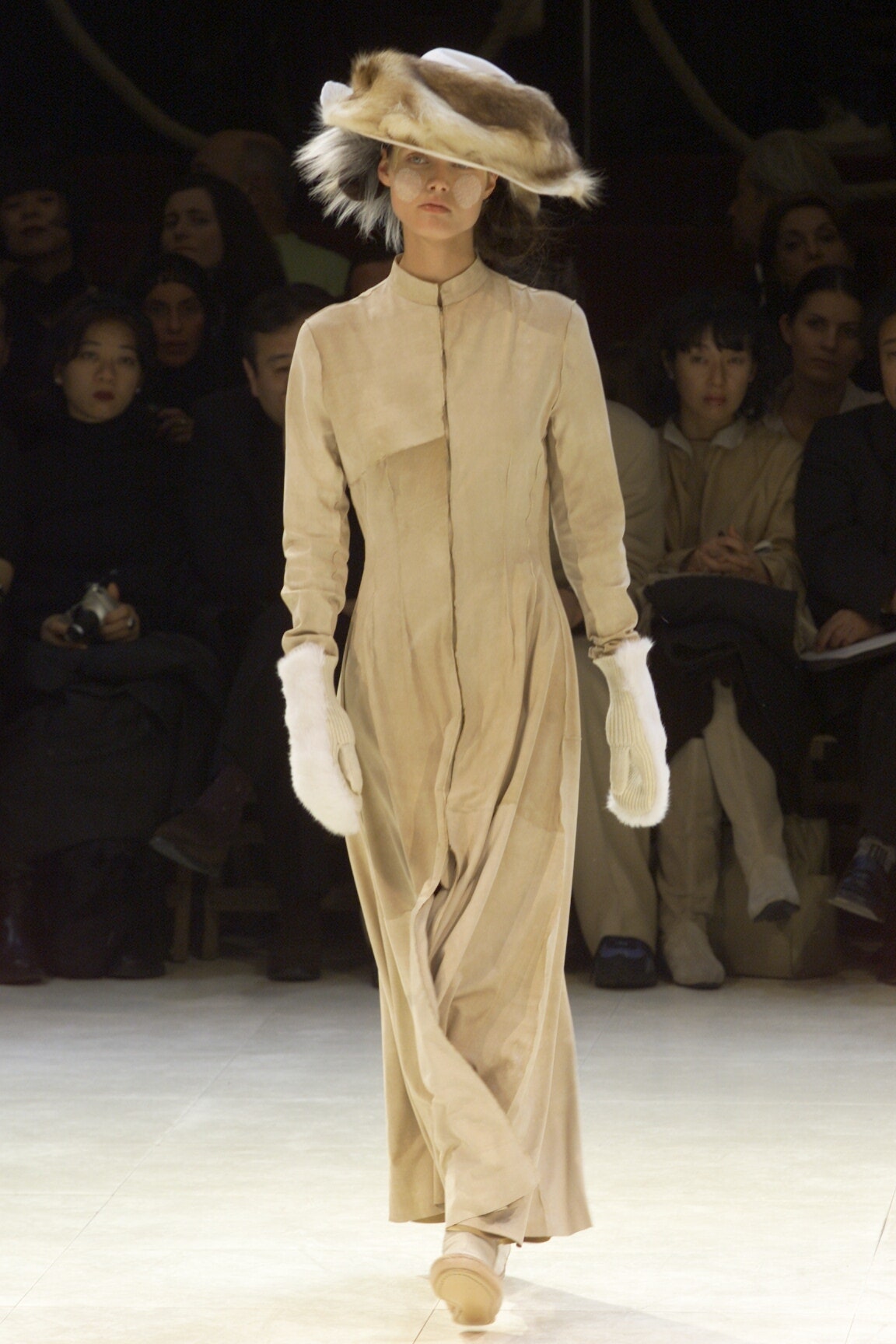 Yohji Yamamoto F/W 00 Look 33