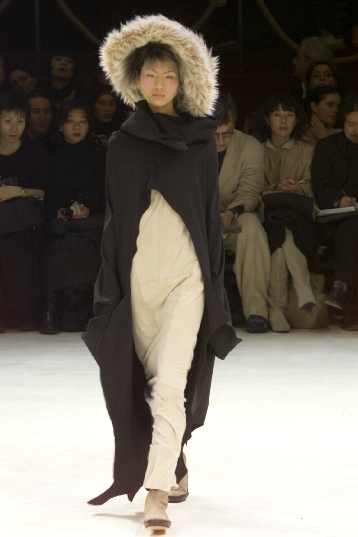 Yohji Yamamoto F/W 00 Look 34