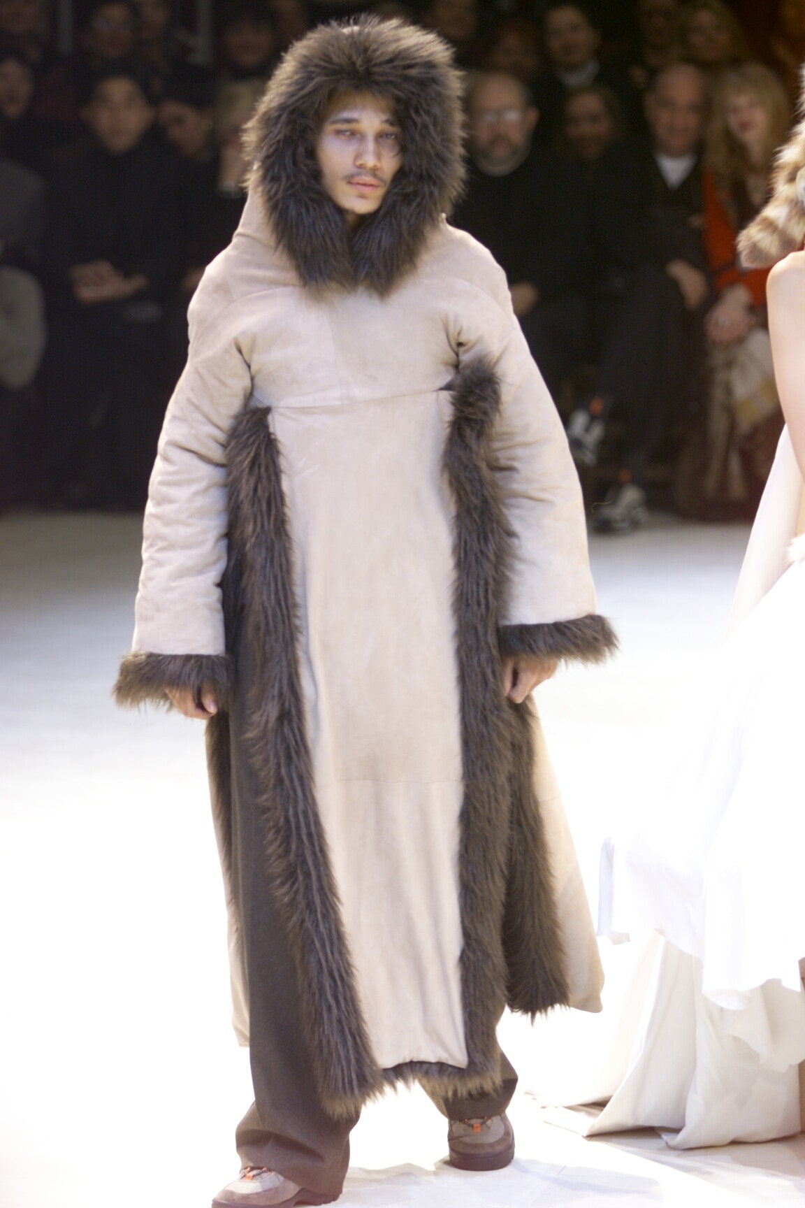 Yohji Yamamoto F/W 00 Look 42