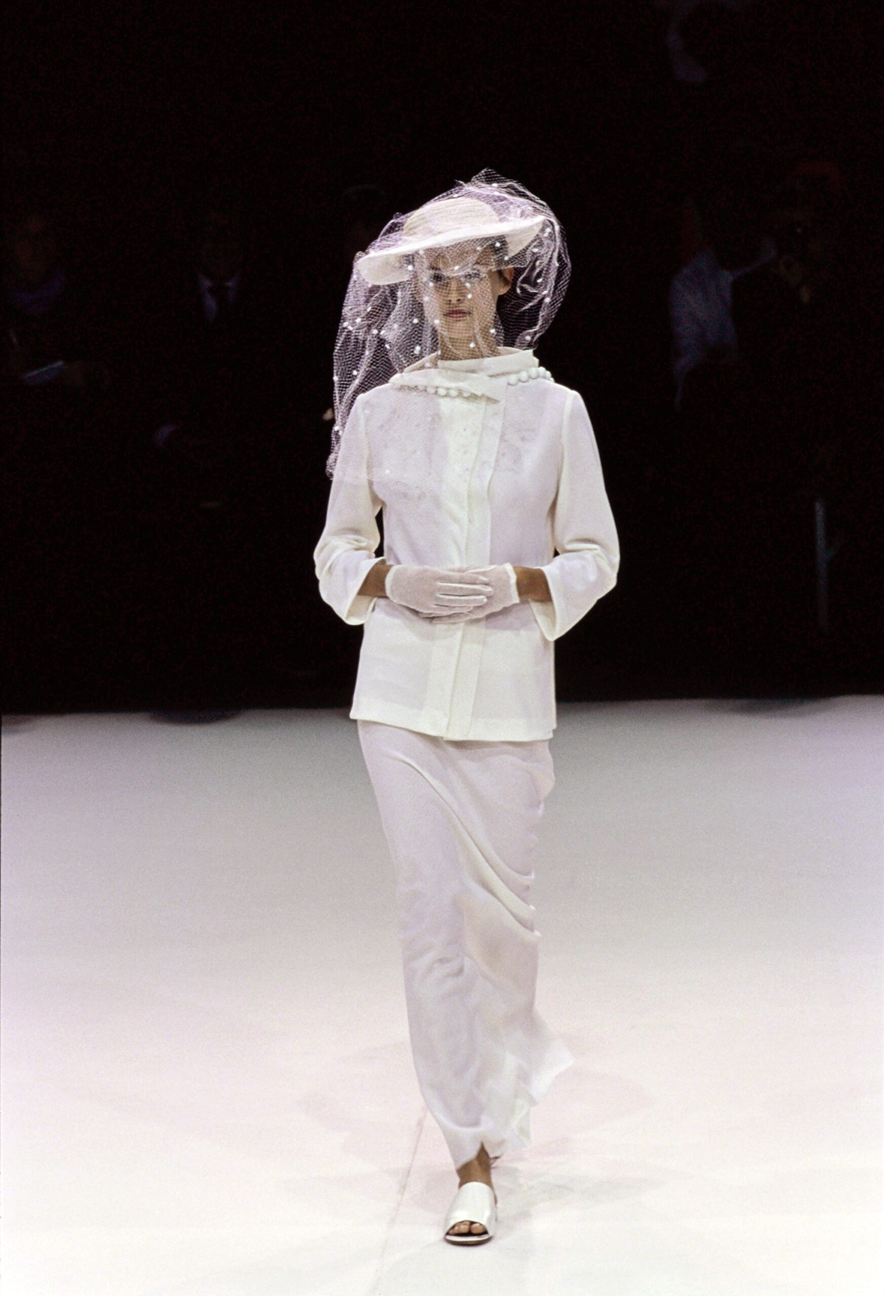Yohji Yamamoto S/S 99 Look 1