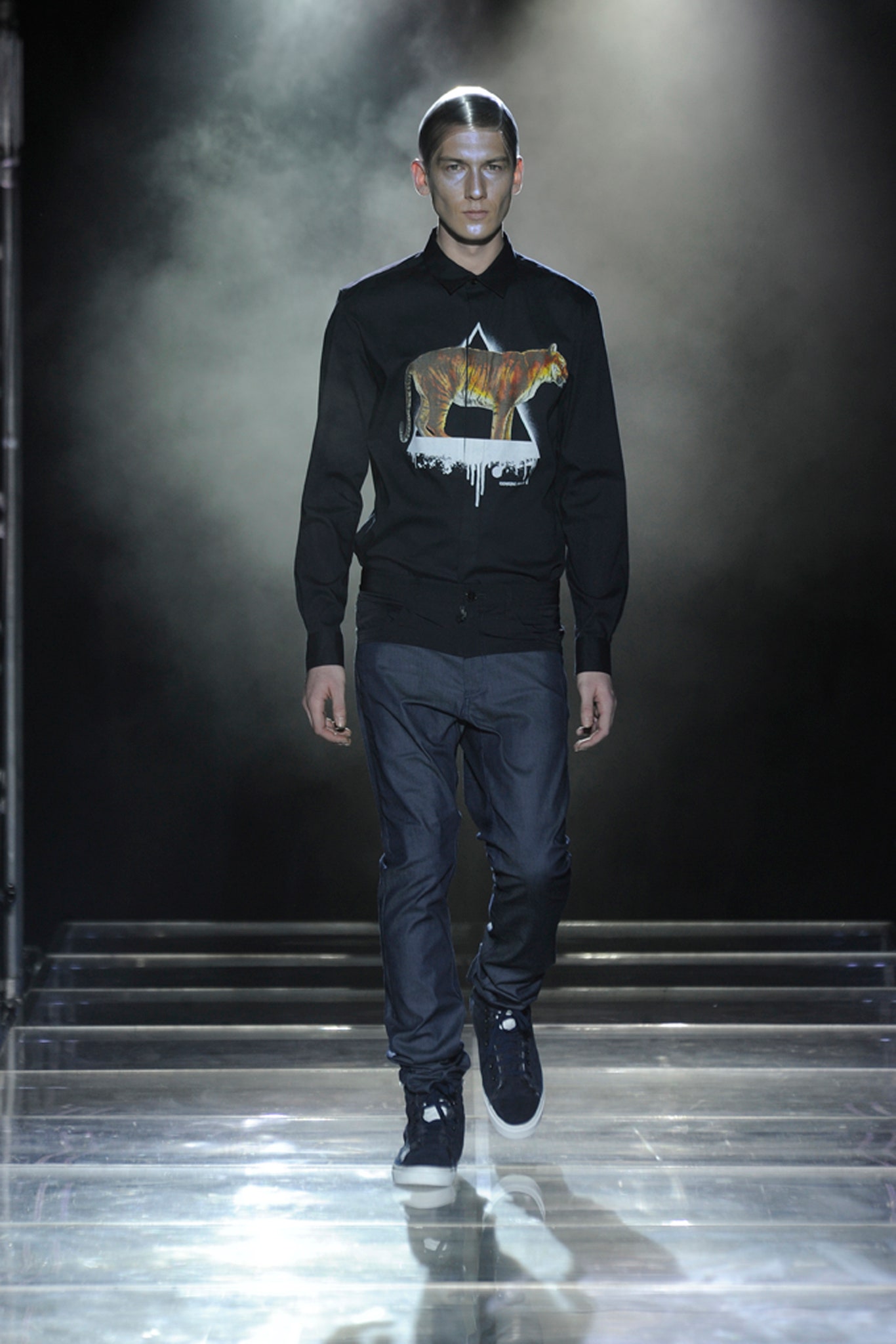 Yoshio Kubo Fall 2013 Ready-to-Wear