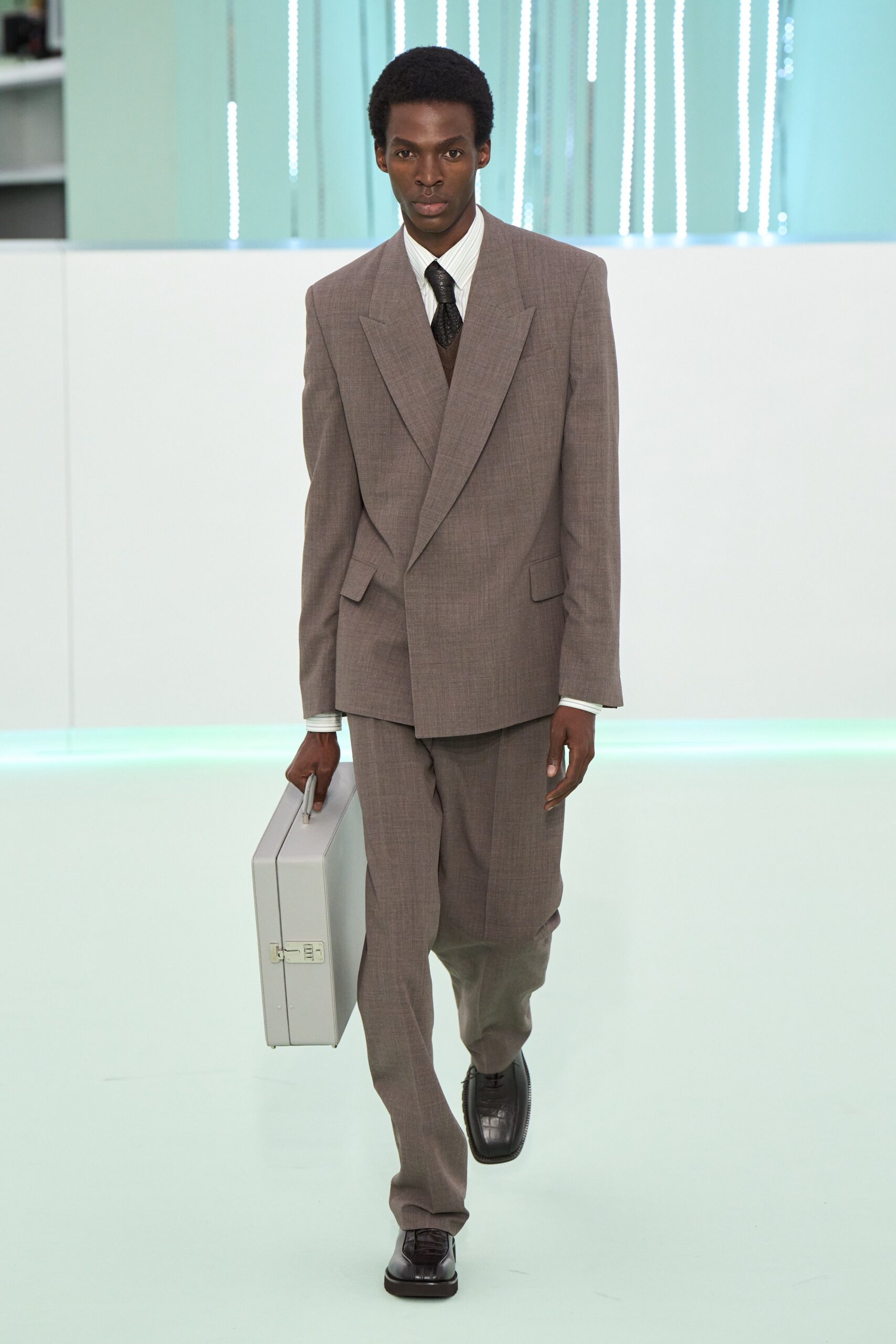 Boss F/W 23 Look 23