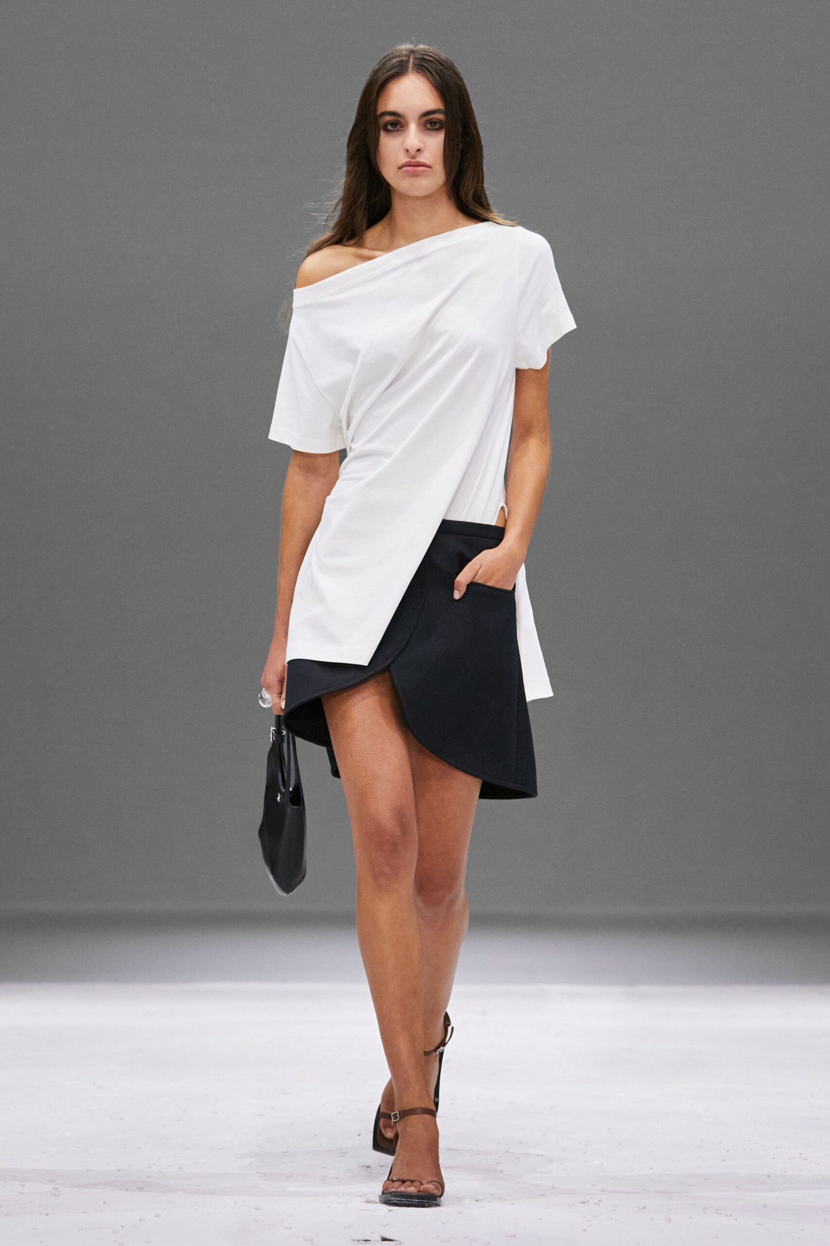 Courrèges S/S 24 Look 17
