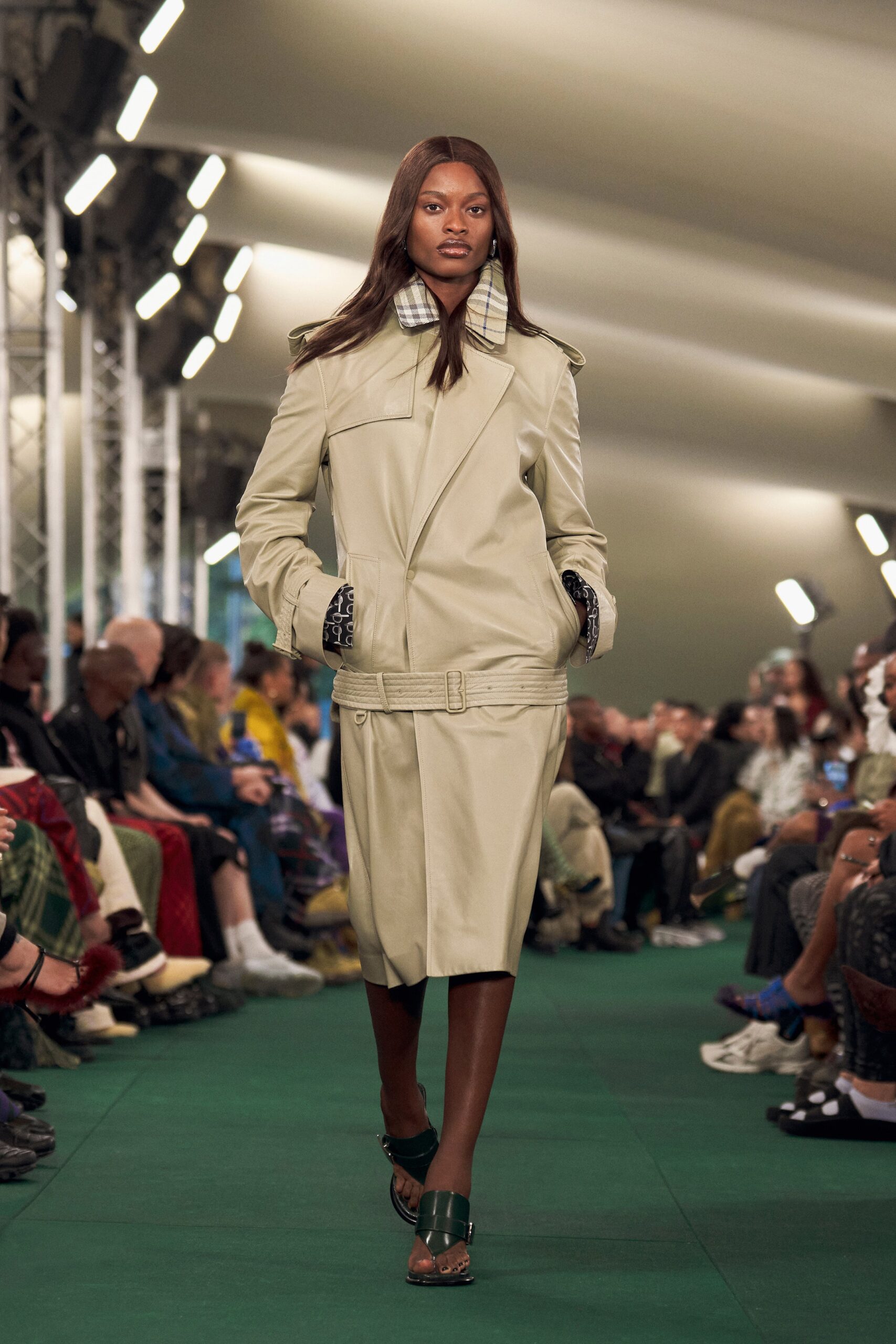 Burberry S/S 24 Look 61