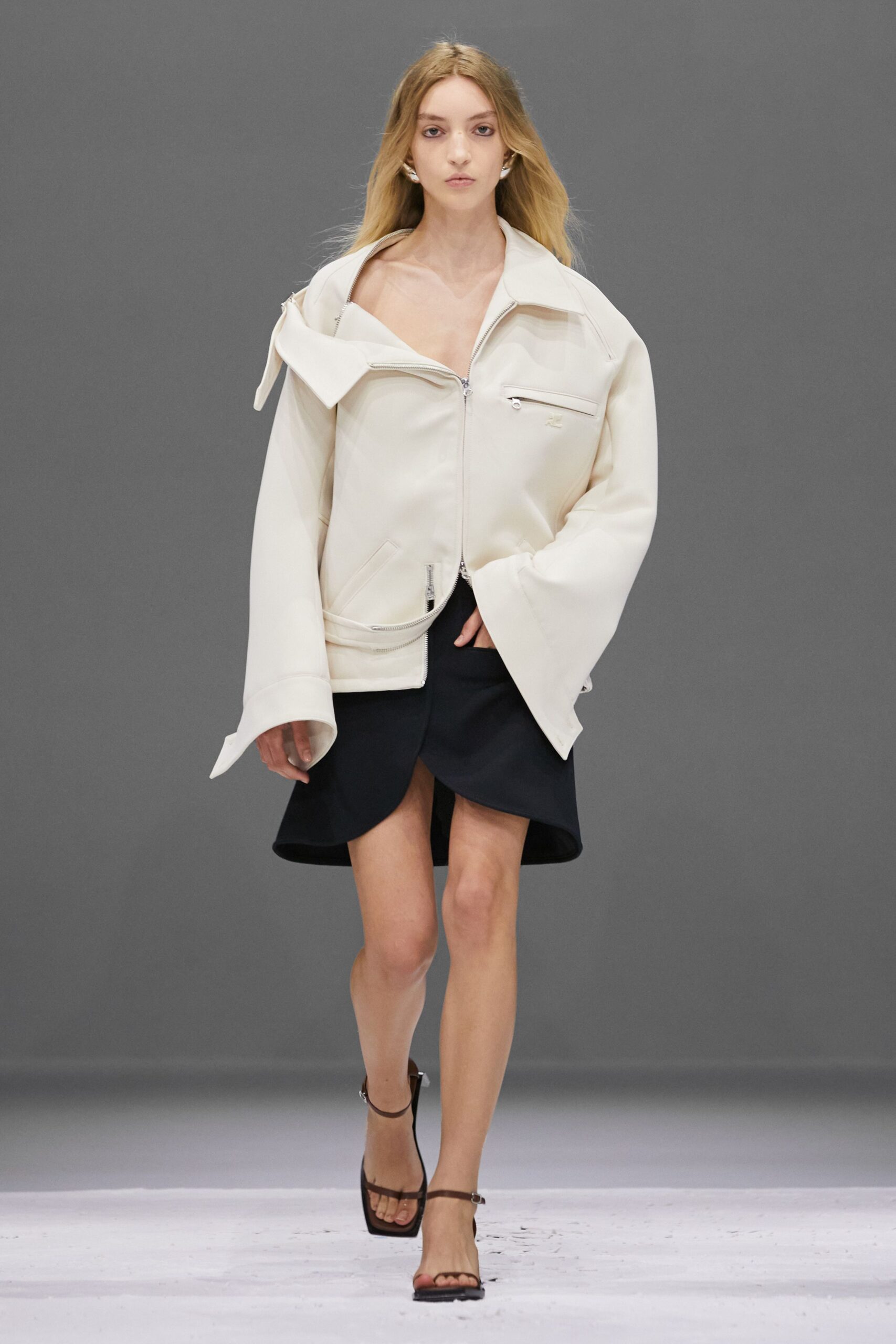 Courrèges S/S 24 Look 26