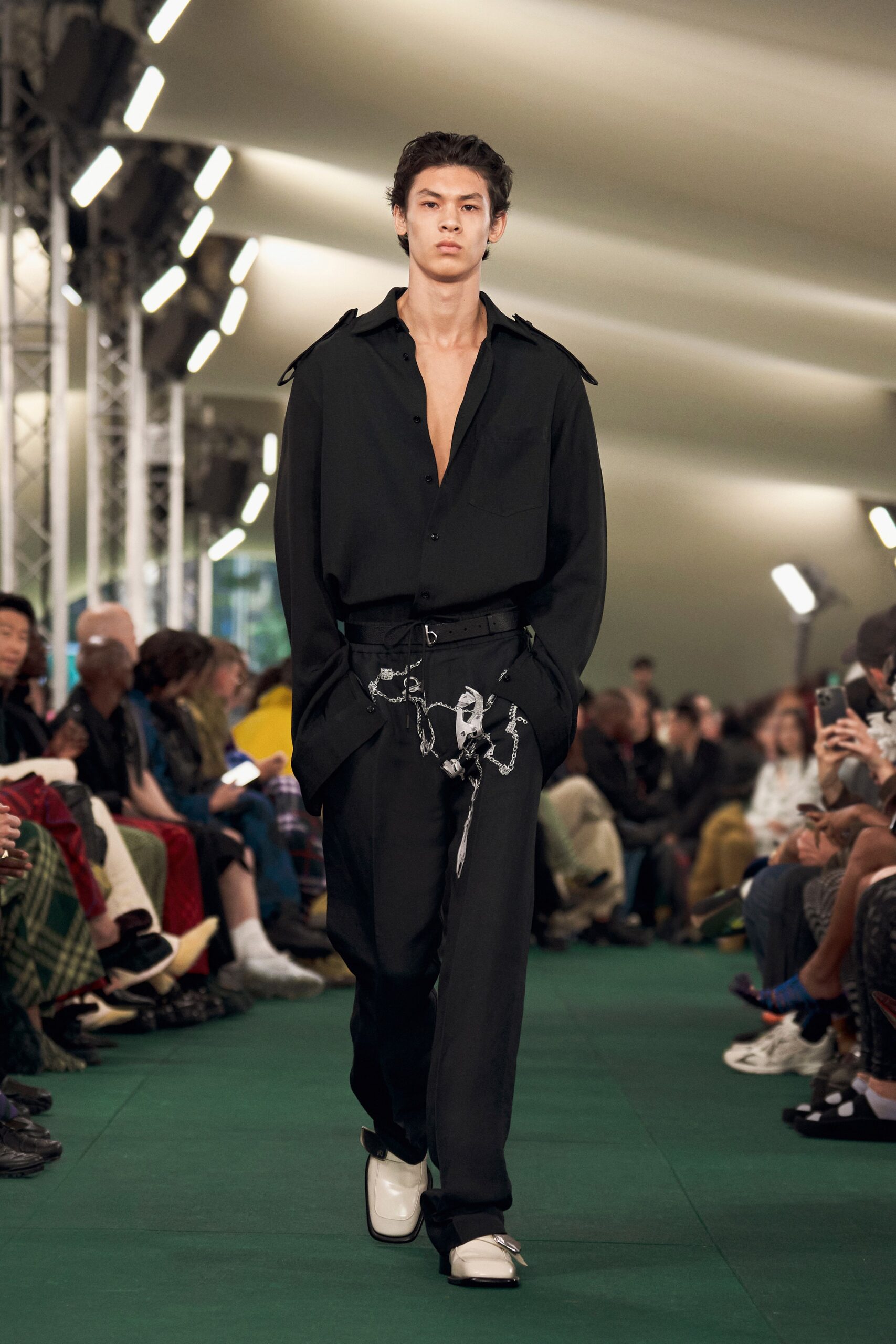 Burberry S/S 24 Look 146