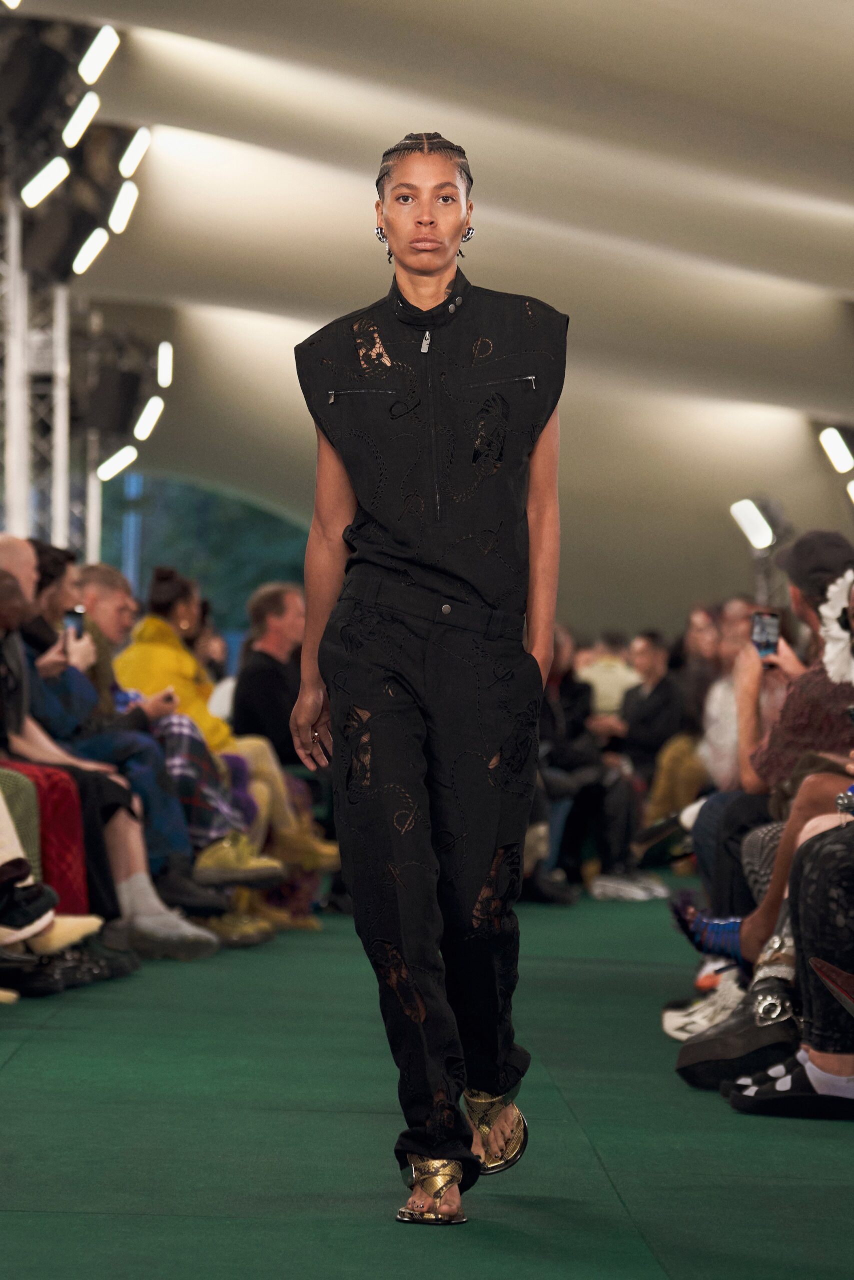Burberry S/S 24 Look 186