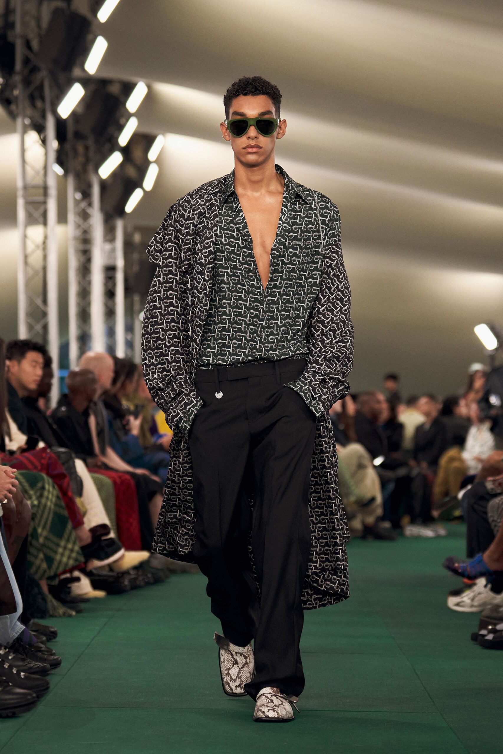 Burberry S/S 24 Look 251