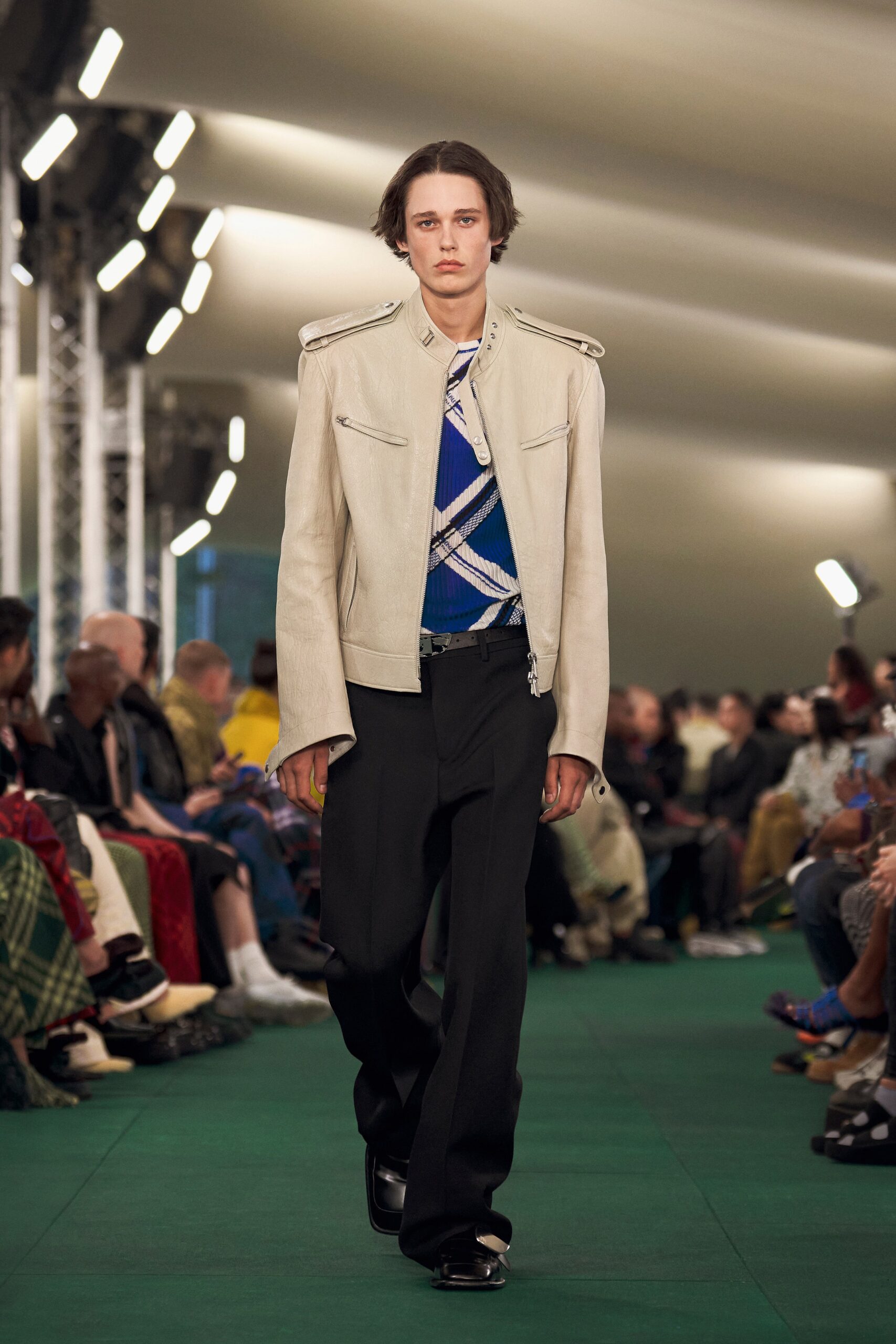 Burberry S/S 24 Look 286