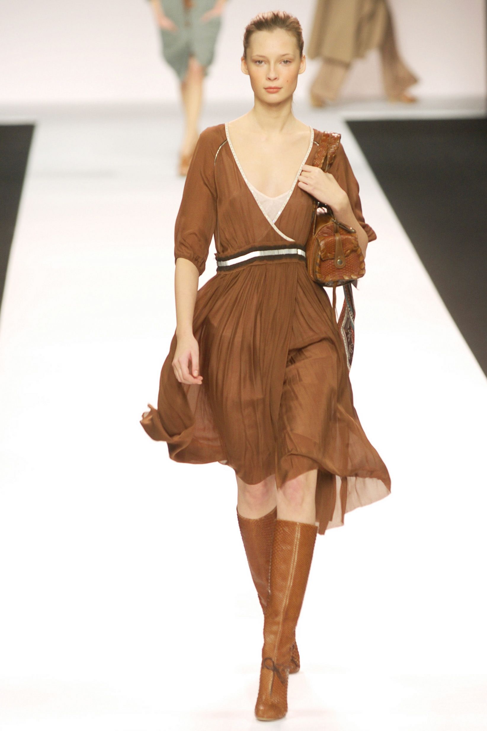Chloé F/W 04 Look 27
