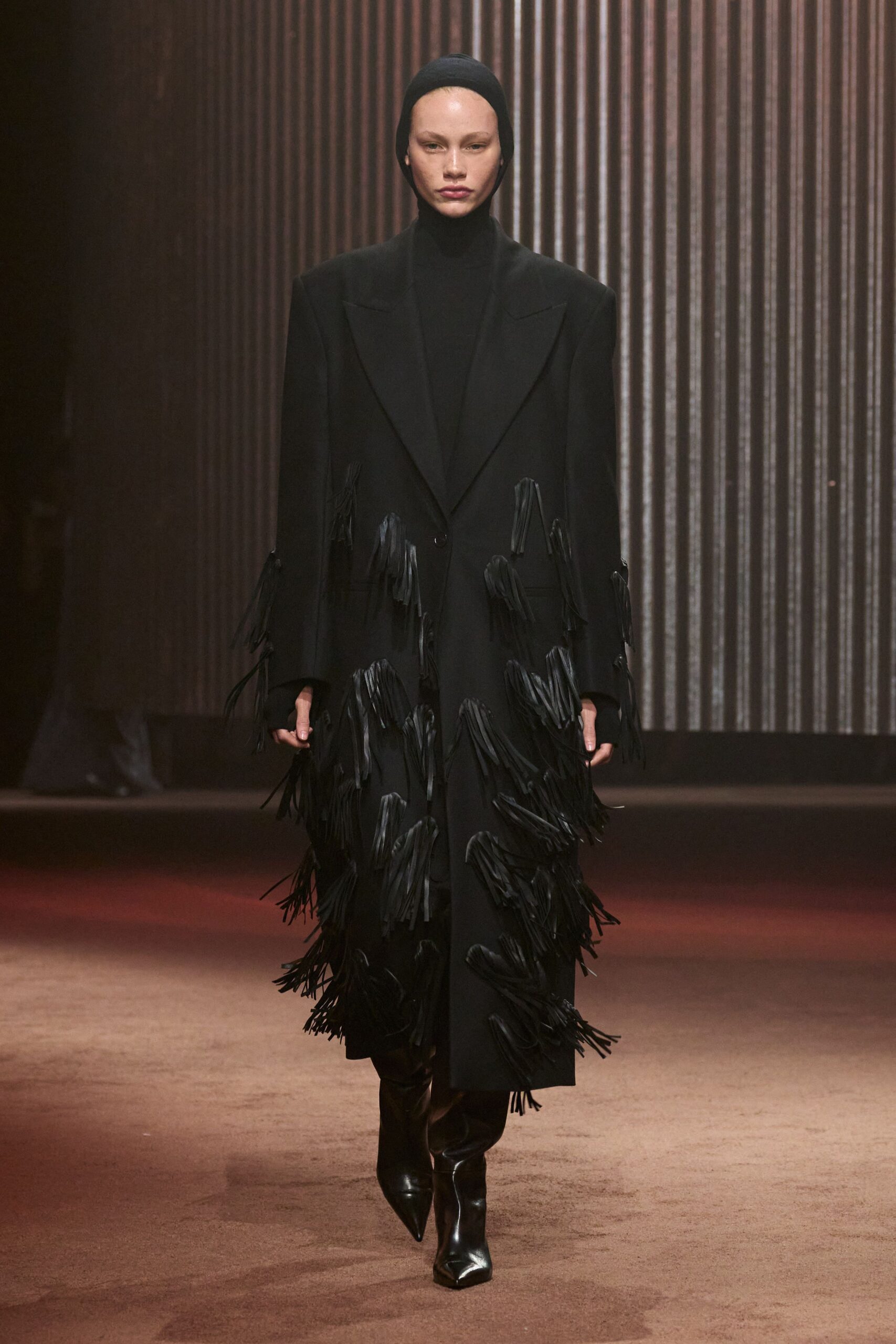 Cos F/W 23 Look 397