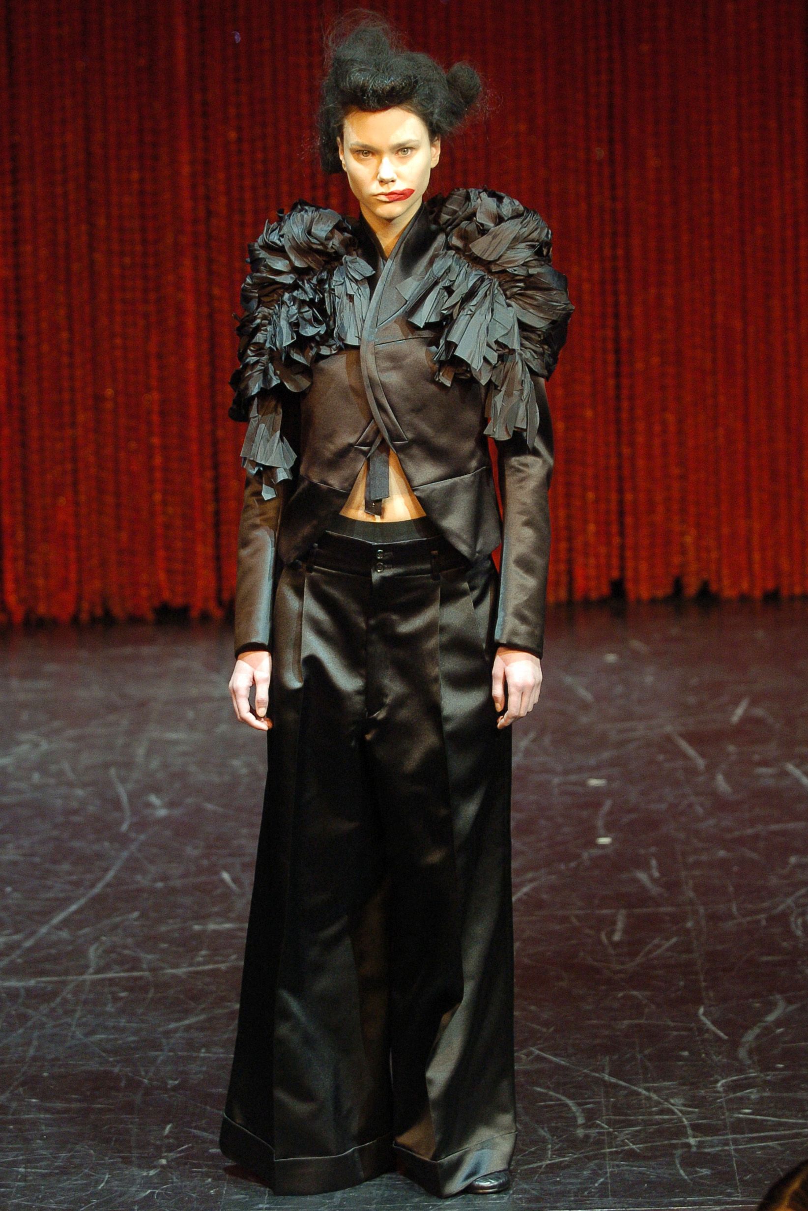 Comme des Garçons F/W 04 Look 28