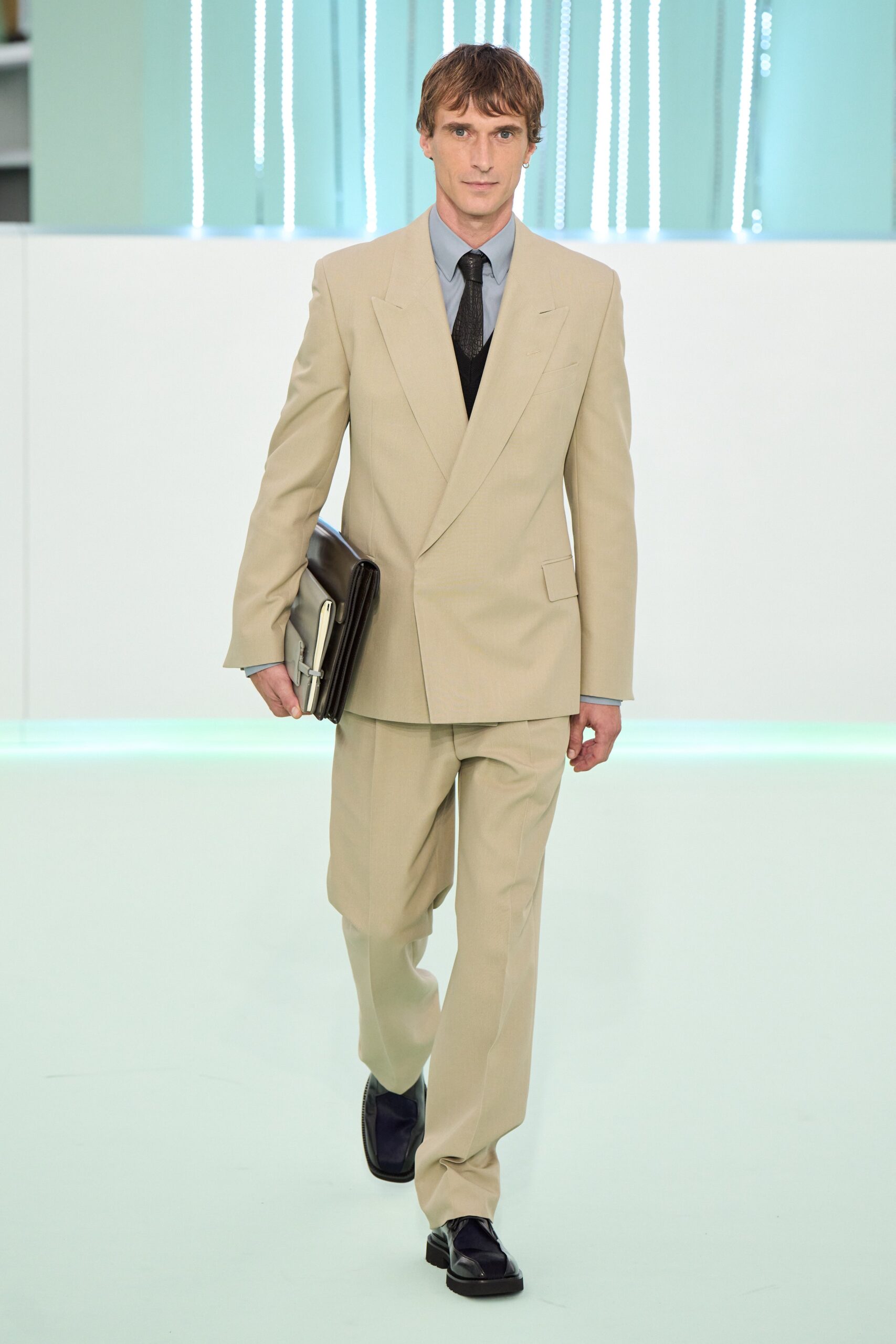 Boss F/W 23 Look 670