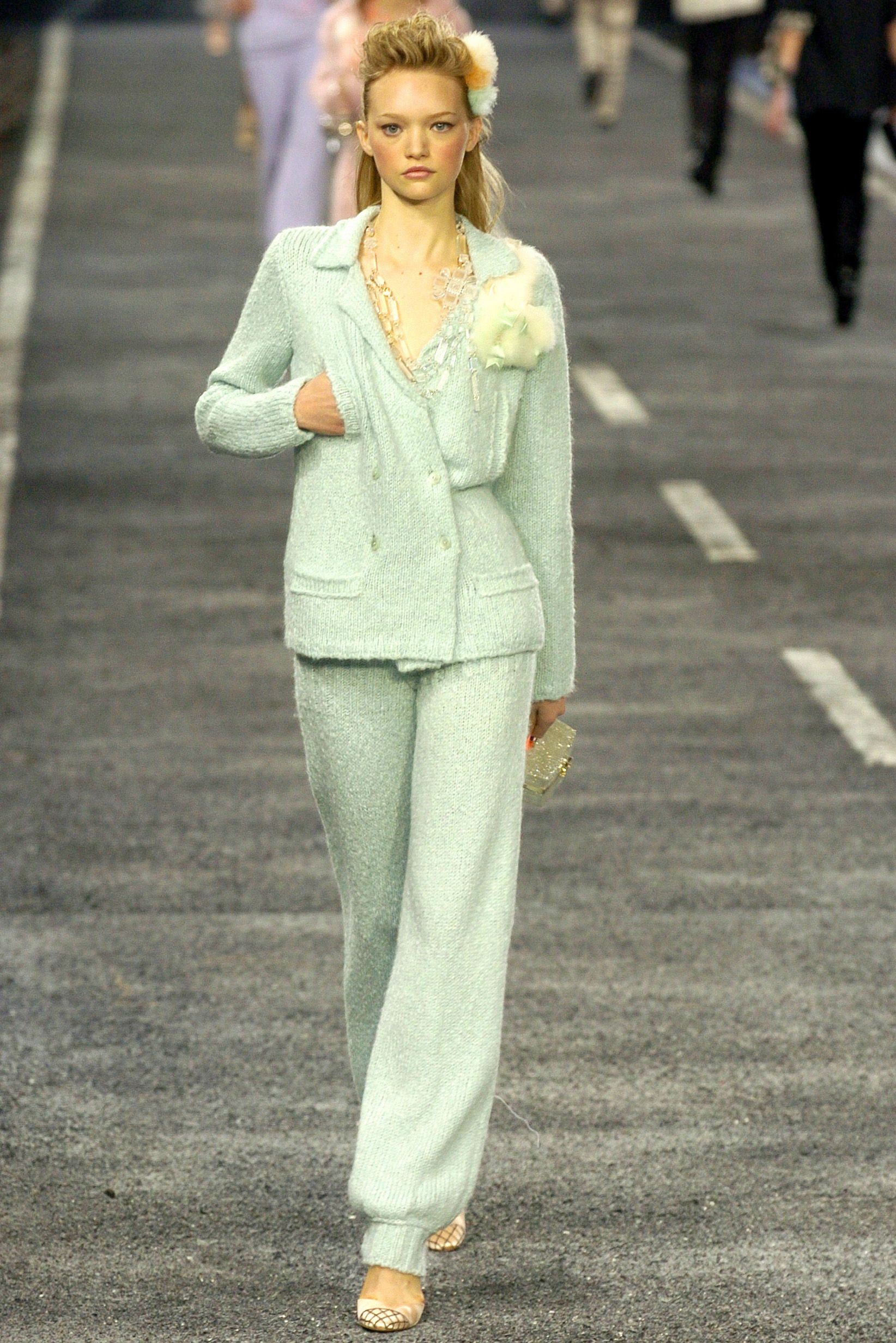 Chanel F/W 04 Look 59