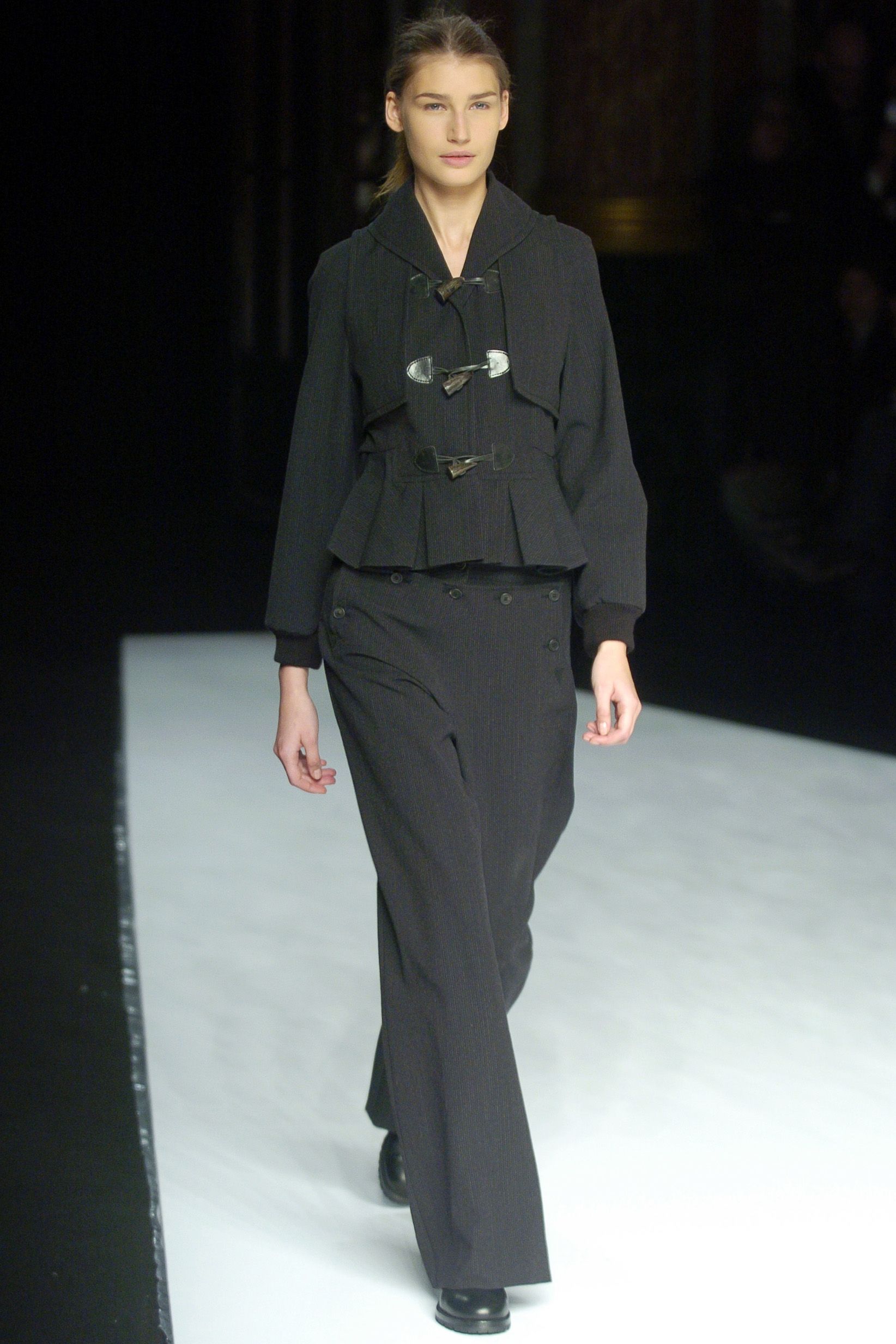 Chalayan F/W 04 Look 130
