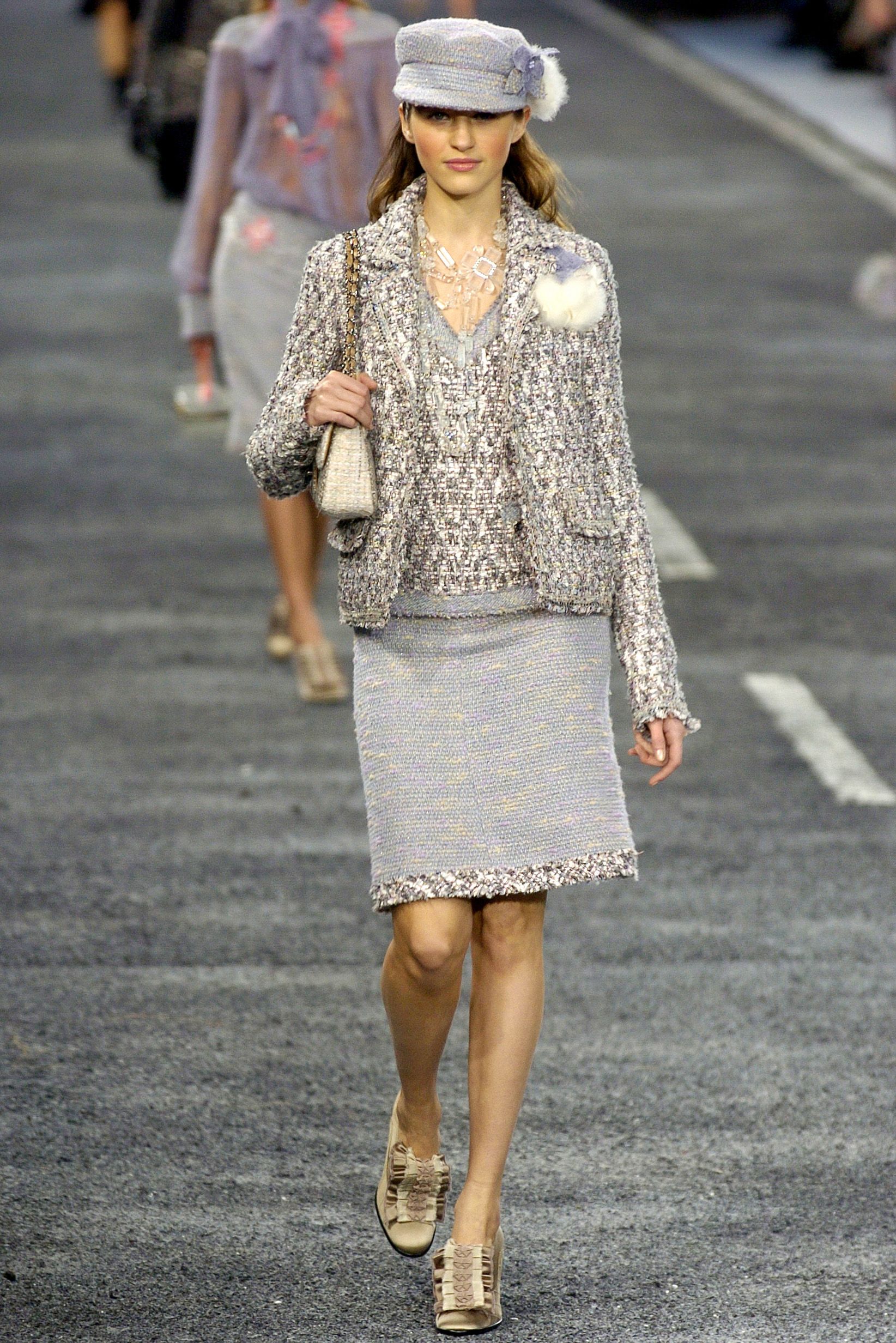 Chanel F/W 04 Look 109