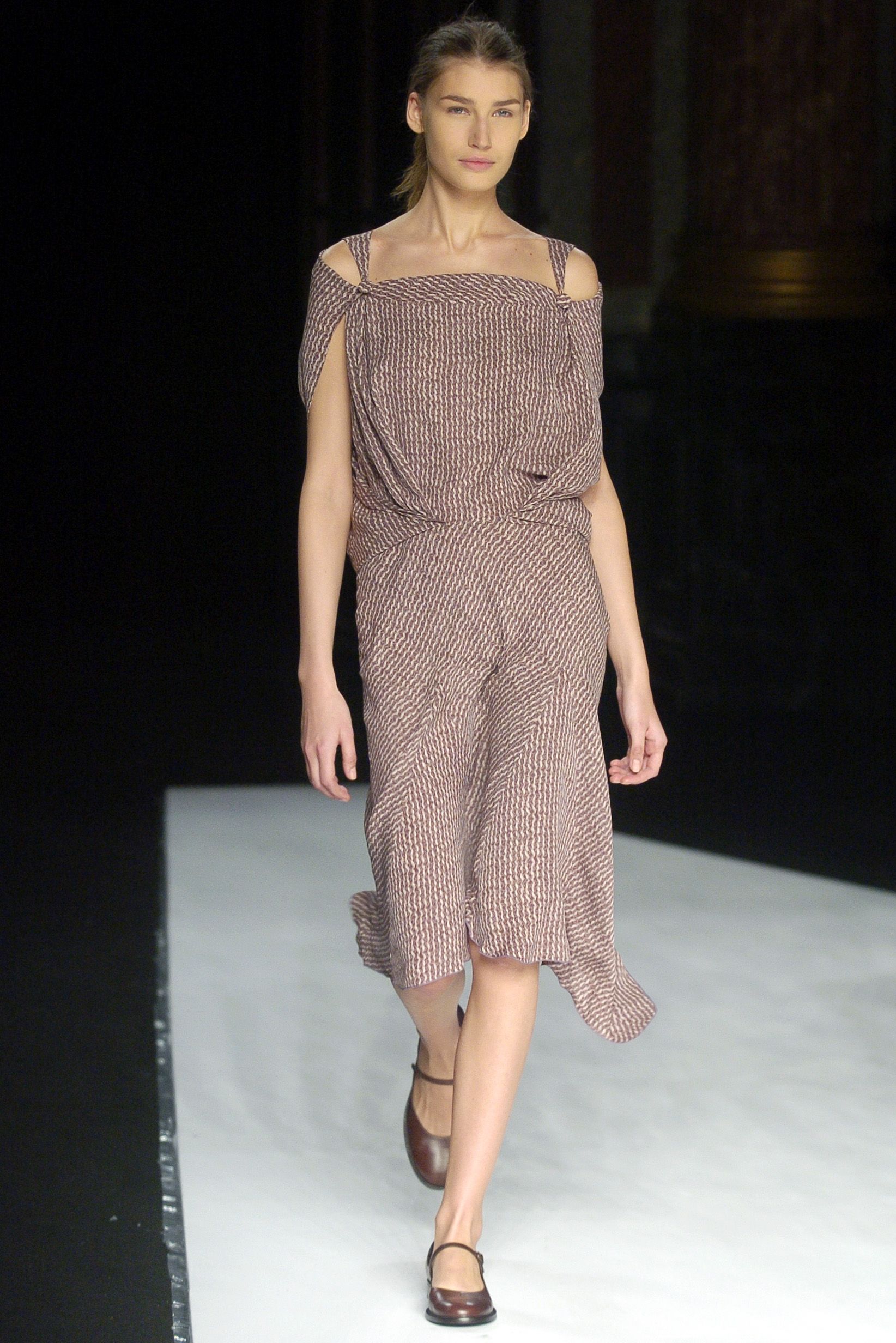 Chalayan F/W 04 Look 315
