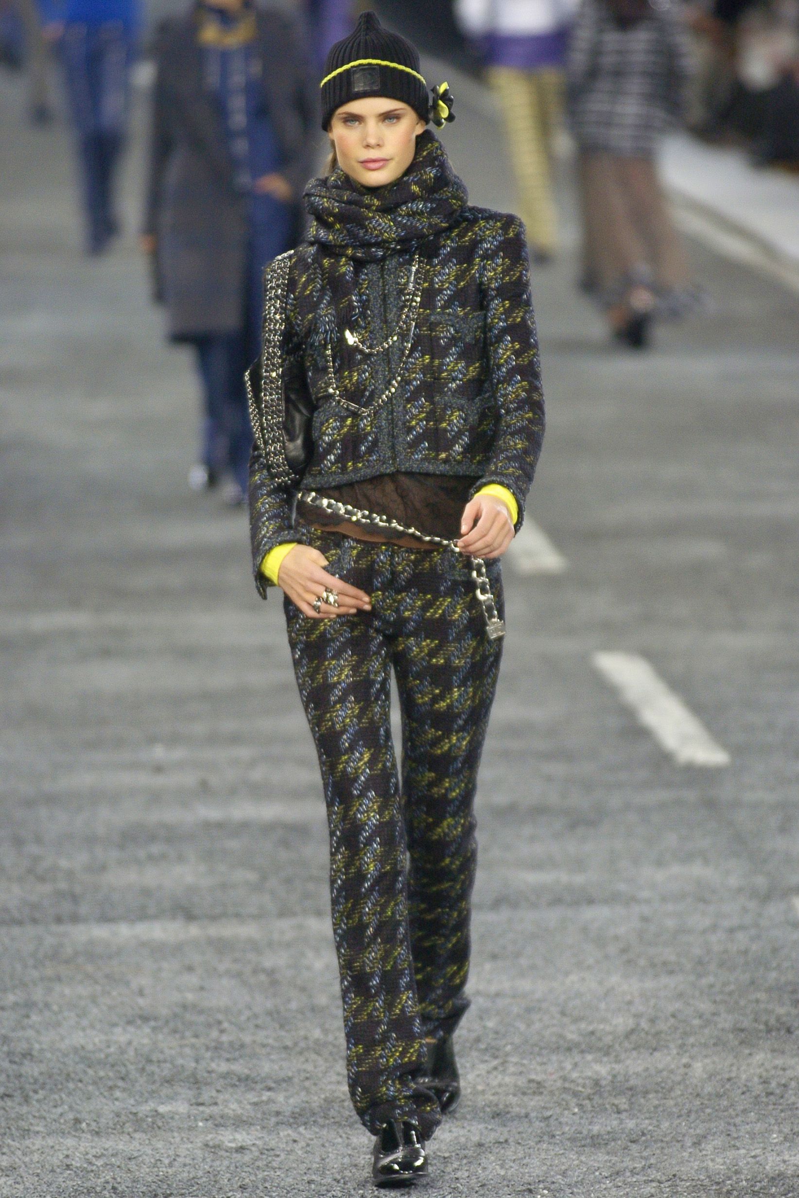 Chanel F/W 04 Look 216