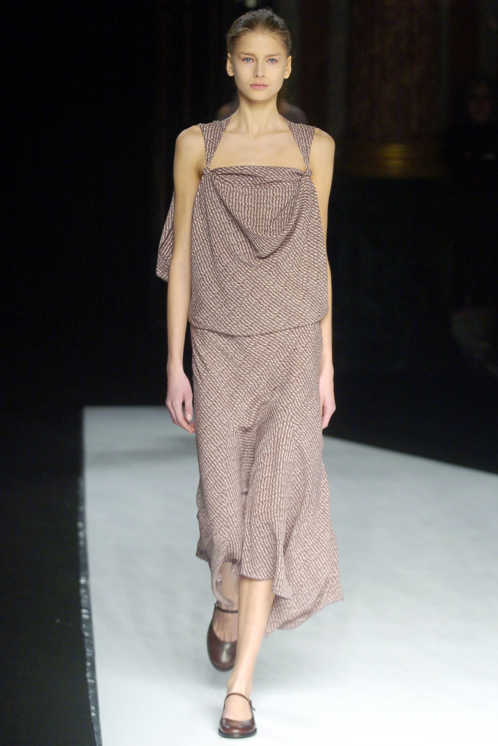 Chalayan F/W 04 Look 321