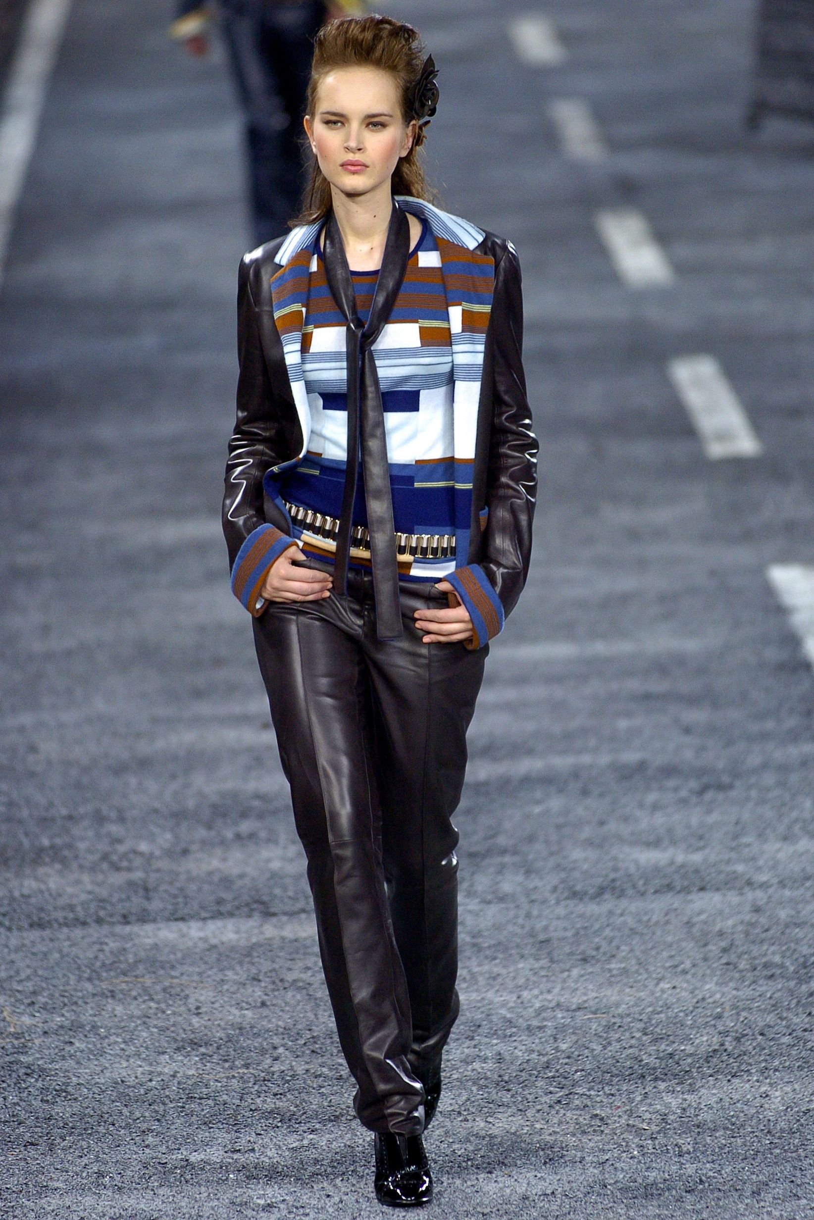 Chanel F/W 04 Look 254