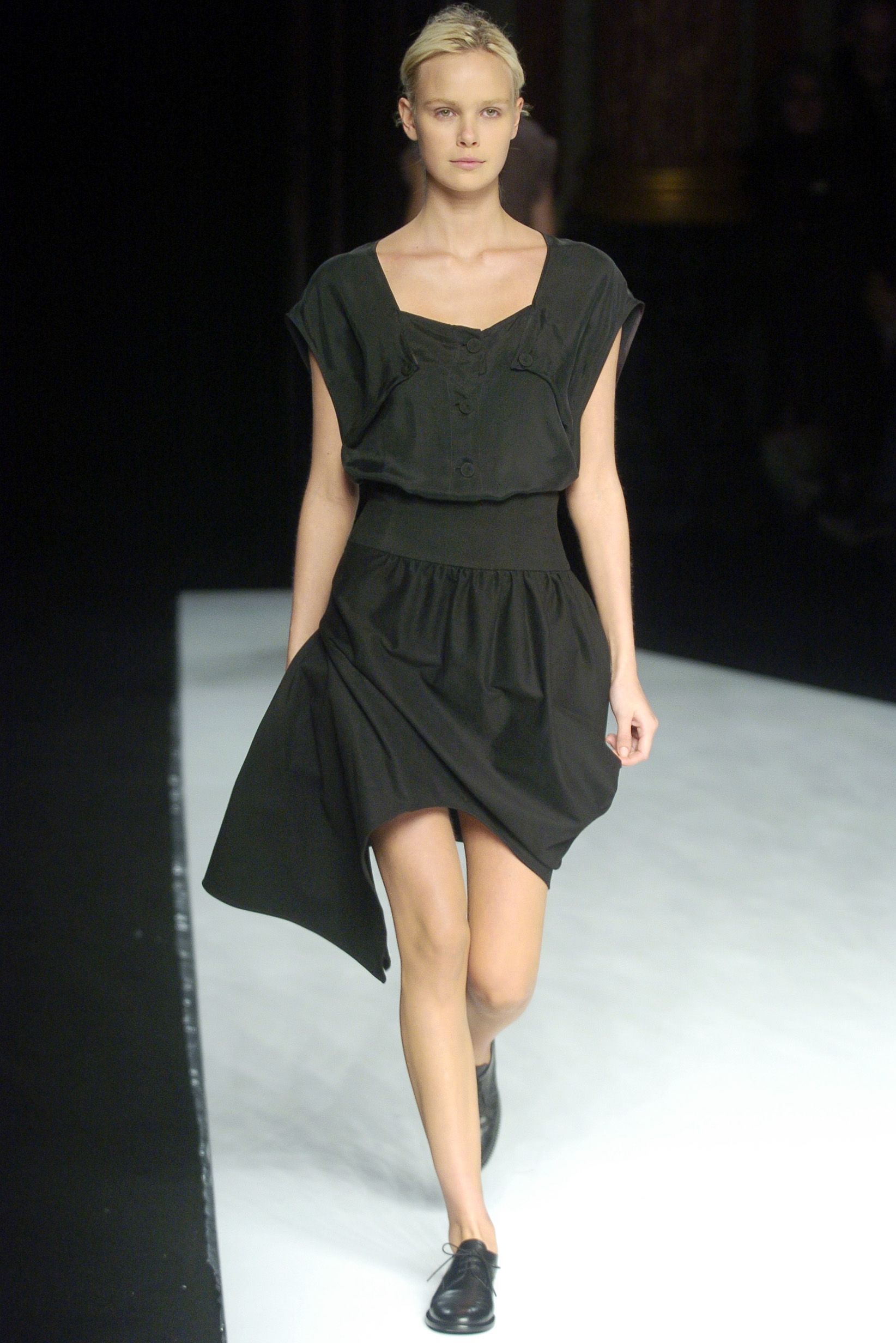 Chalayan F/W 04 Look 368