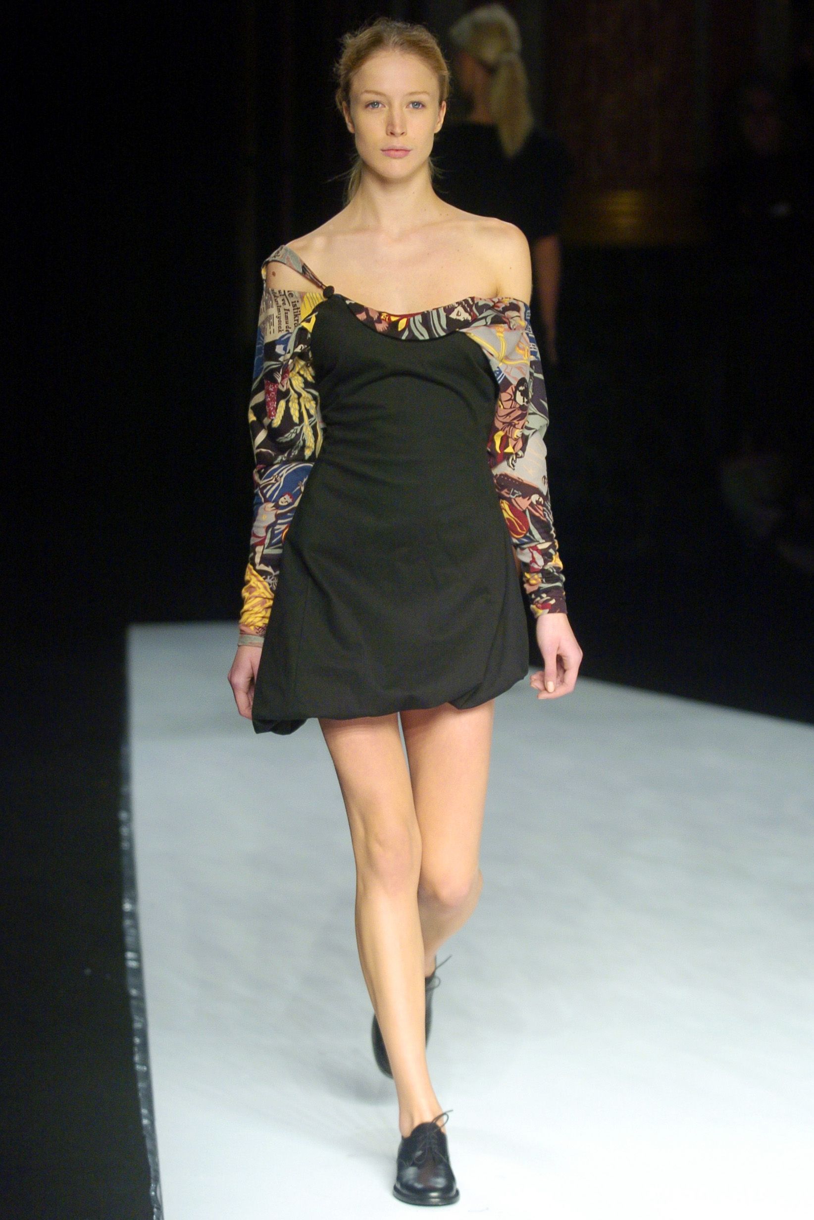 Chalayan F/W 04 Look 386