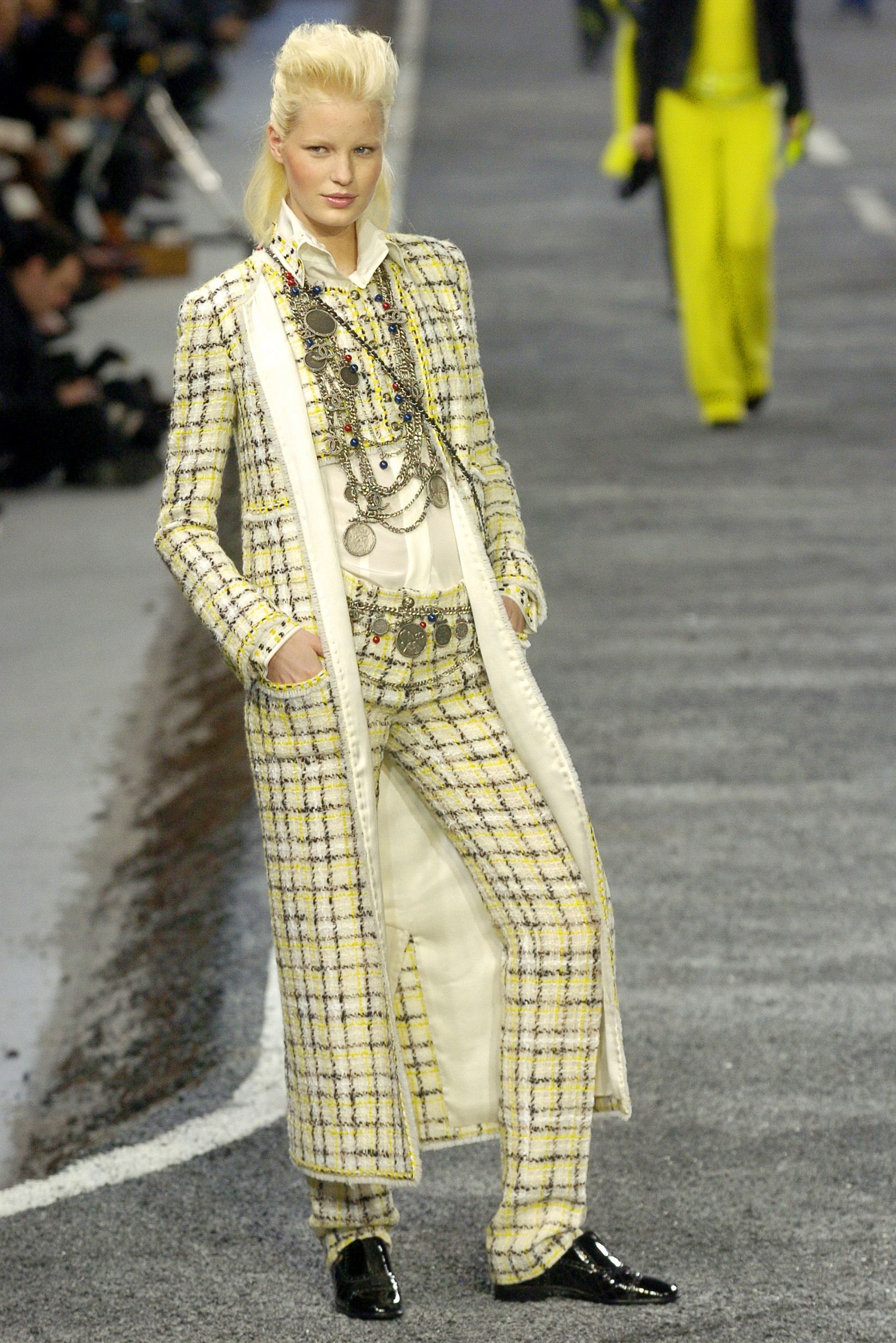 Chanel F/W 04 Look 270