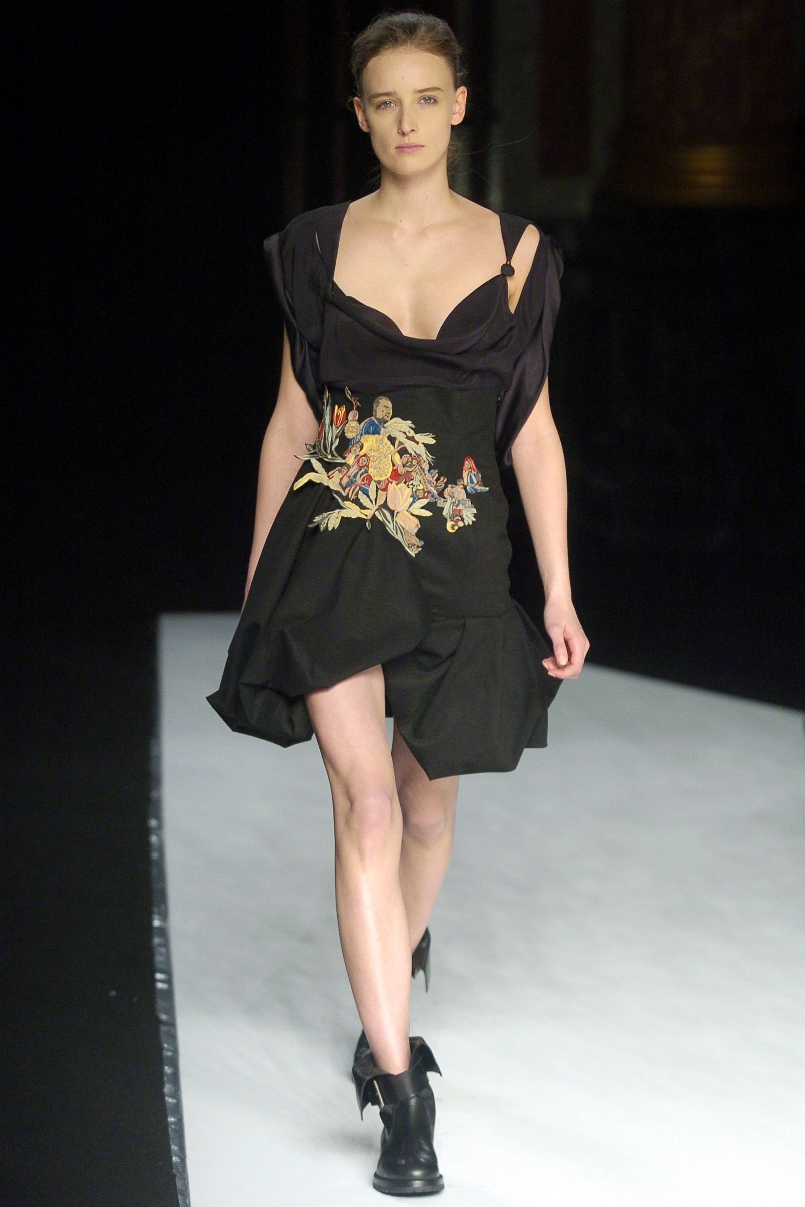 Chalayan F/W 04 Look 410
