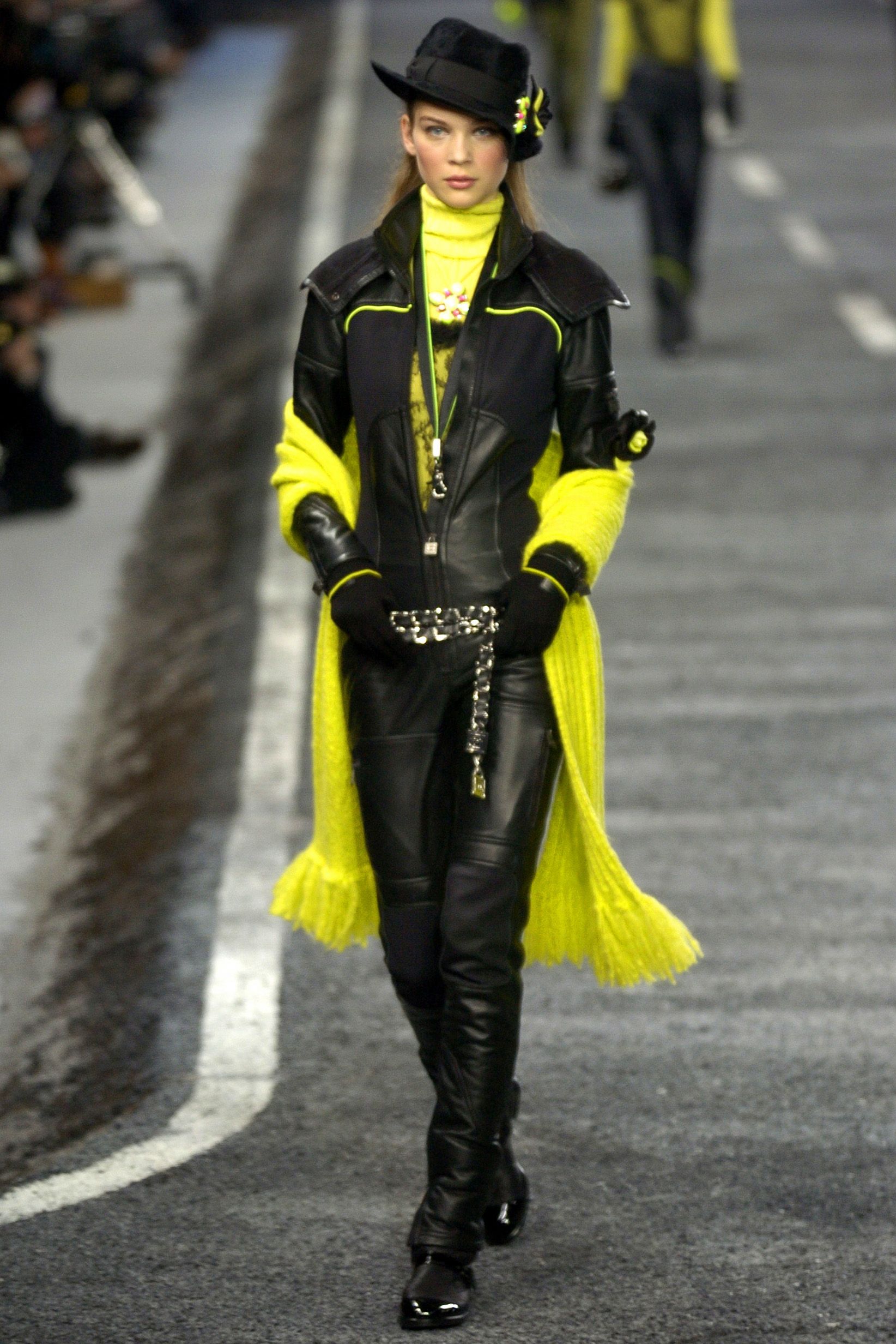 Chanel F/W 04 Look 297