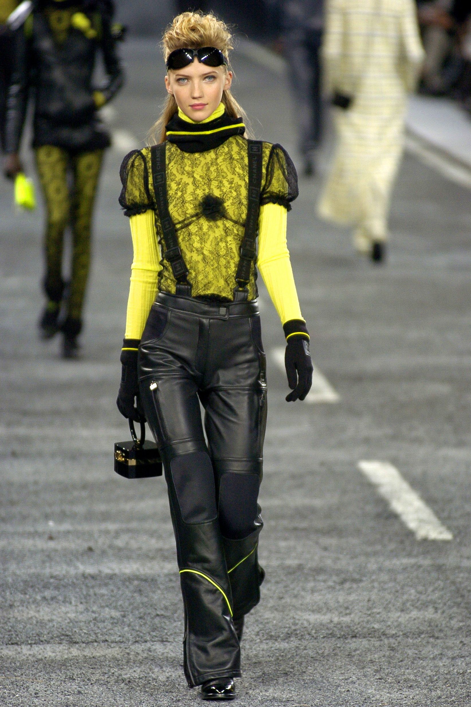 Chanel F/W 04 Look 300