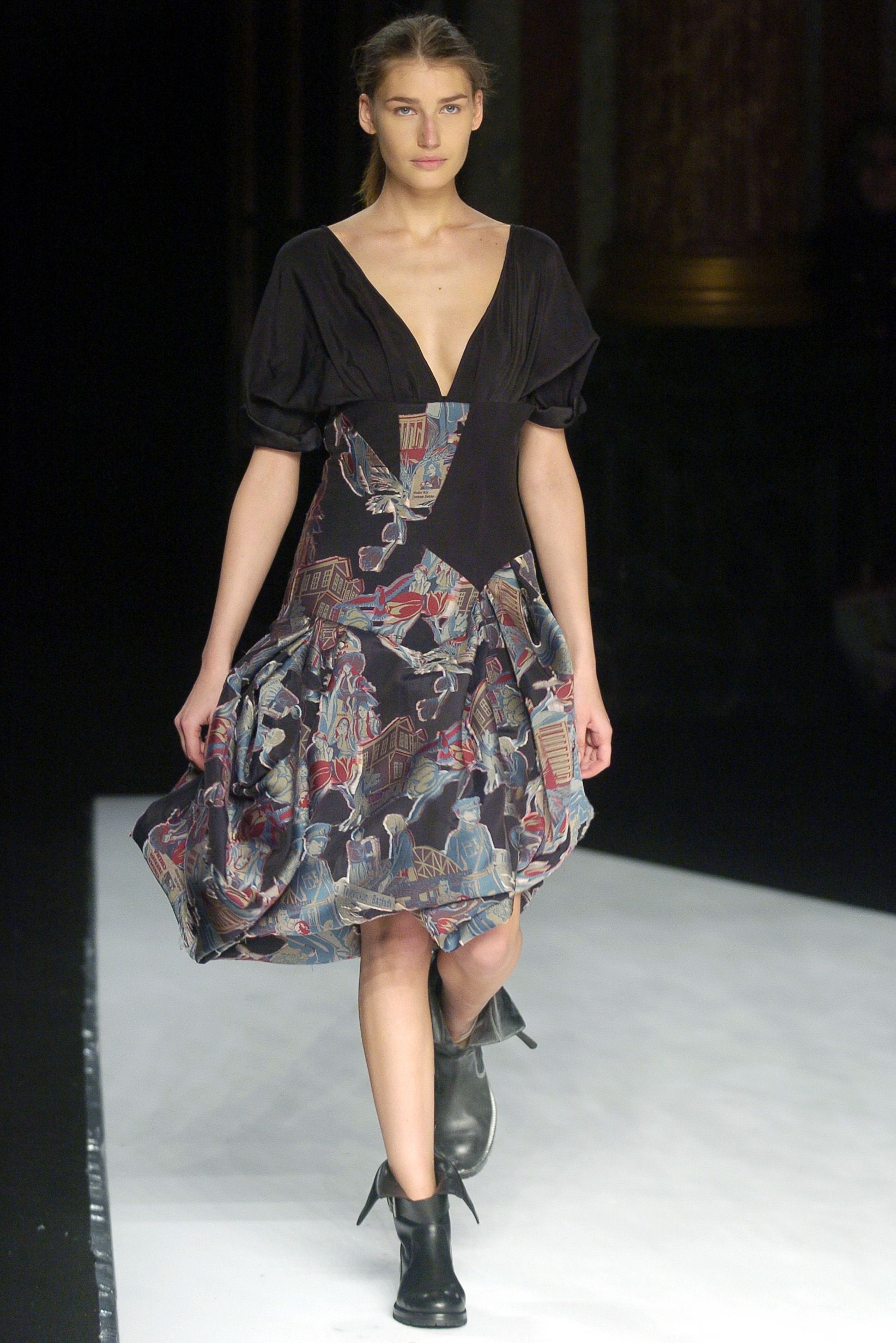Chalayan F/W 04 Look 472