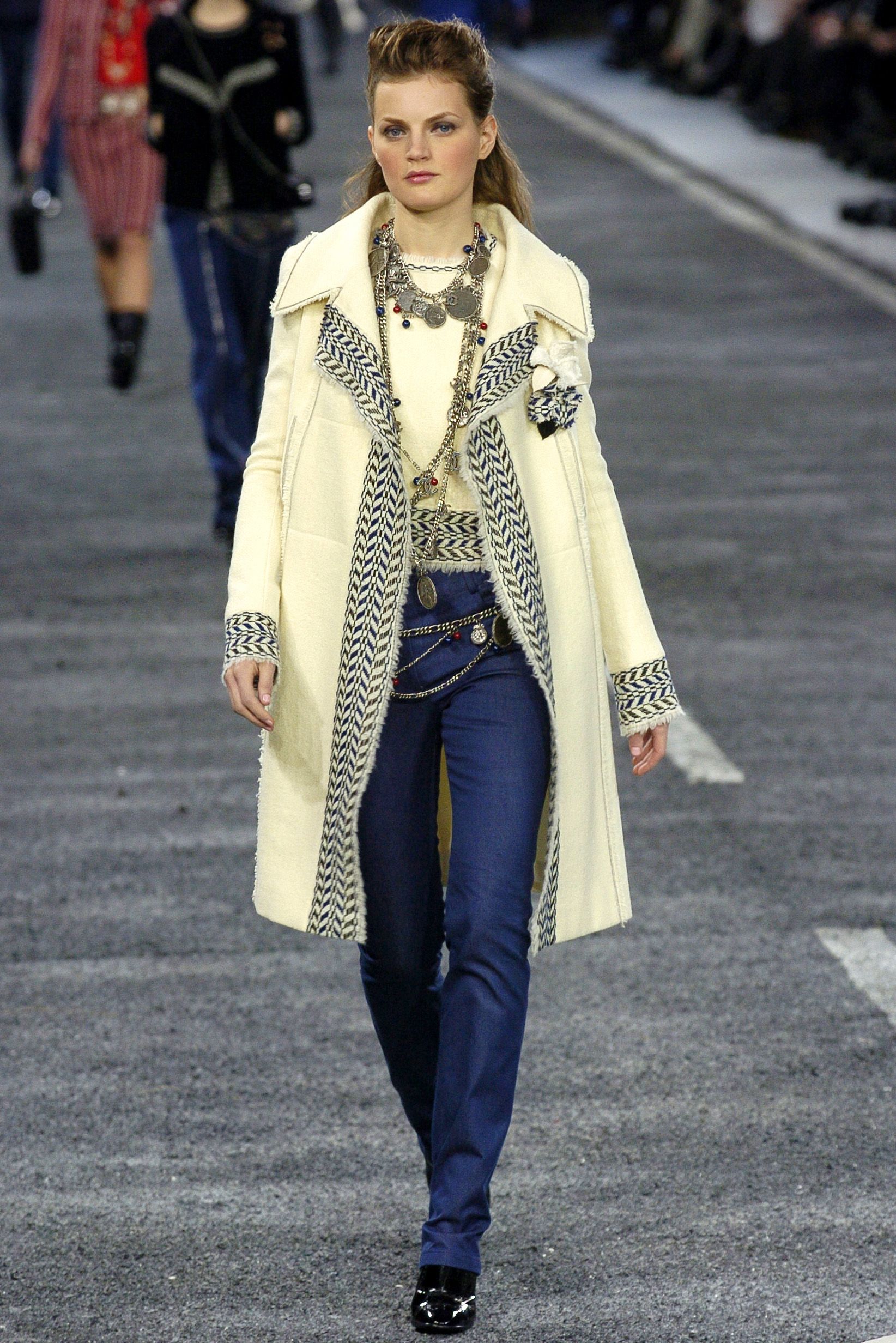 Chanel F/W 04 Look 362