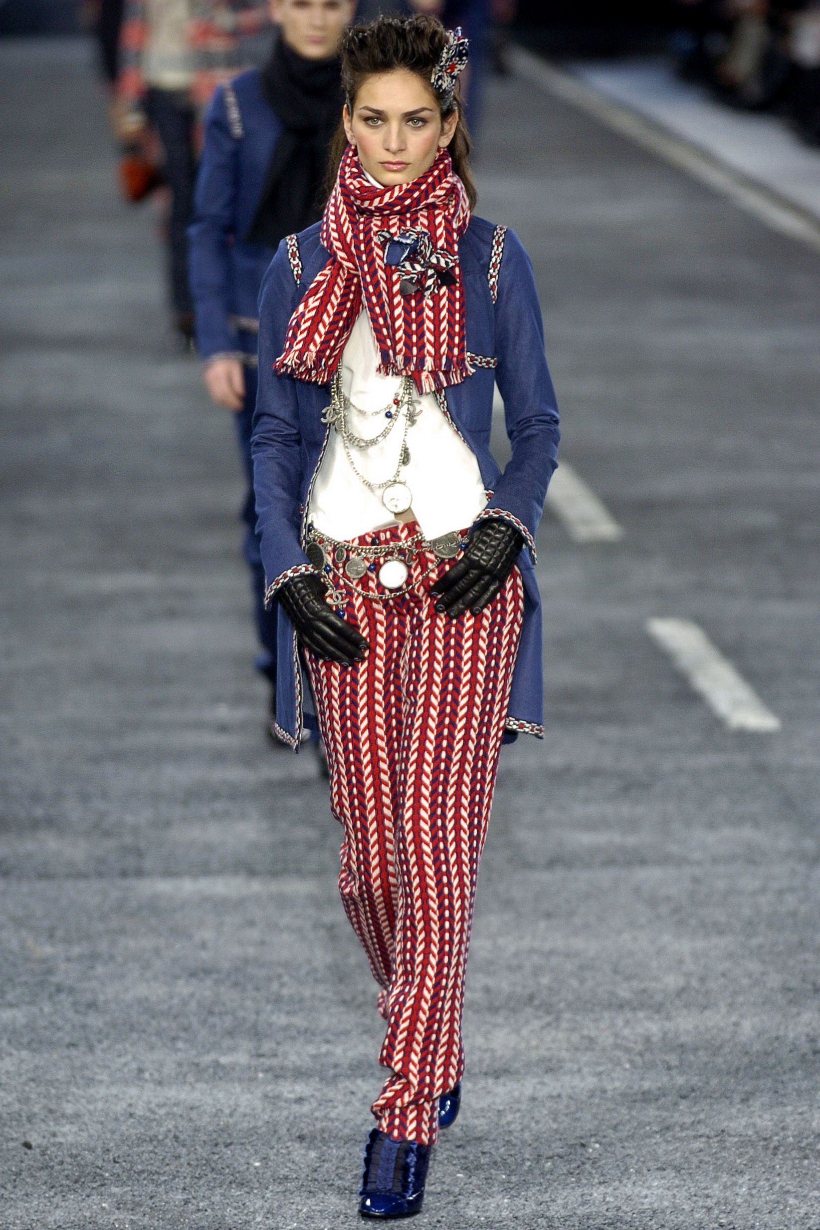 Chanel F/W 04 Look 410