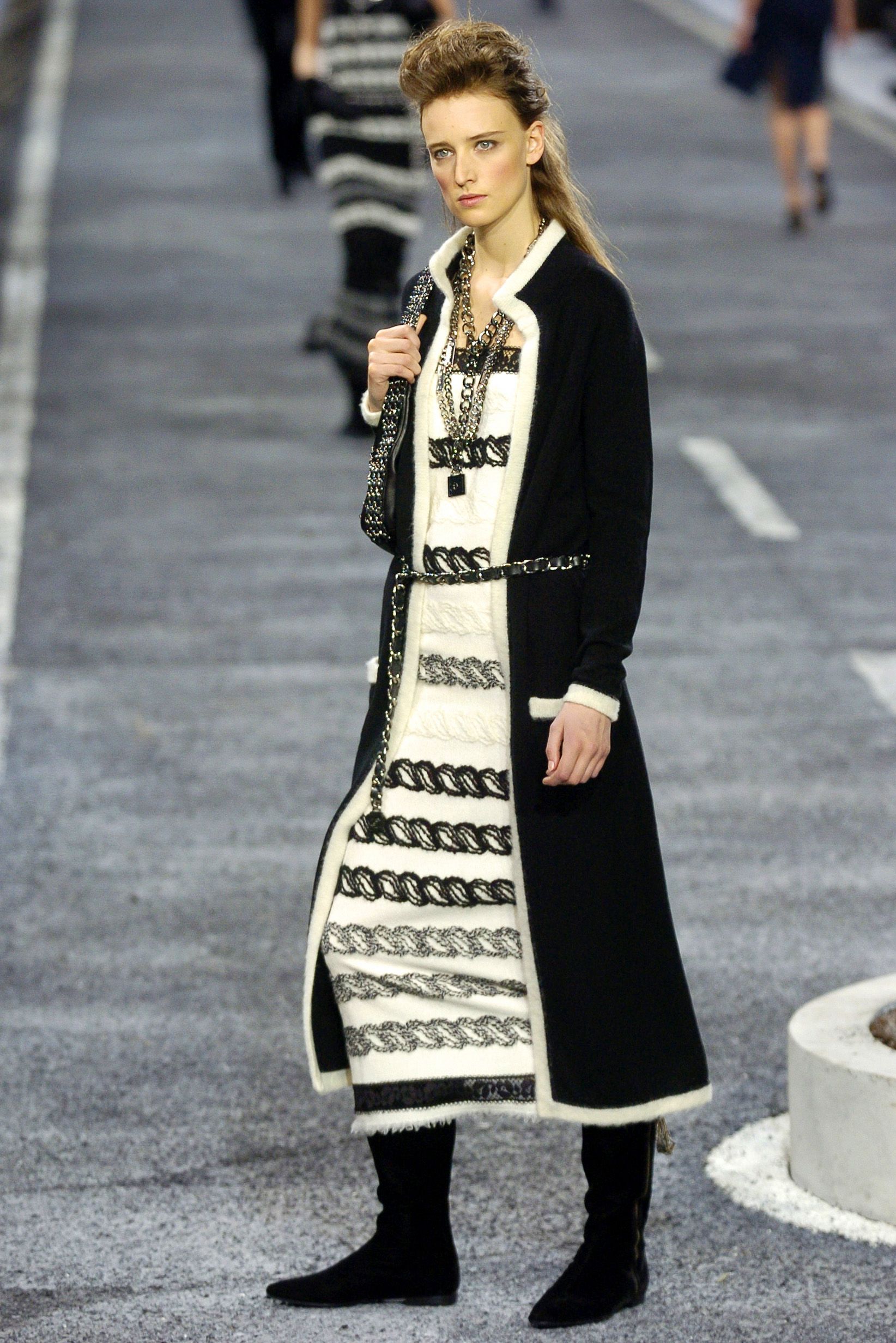 Chanel F/W 04 Look 483