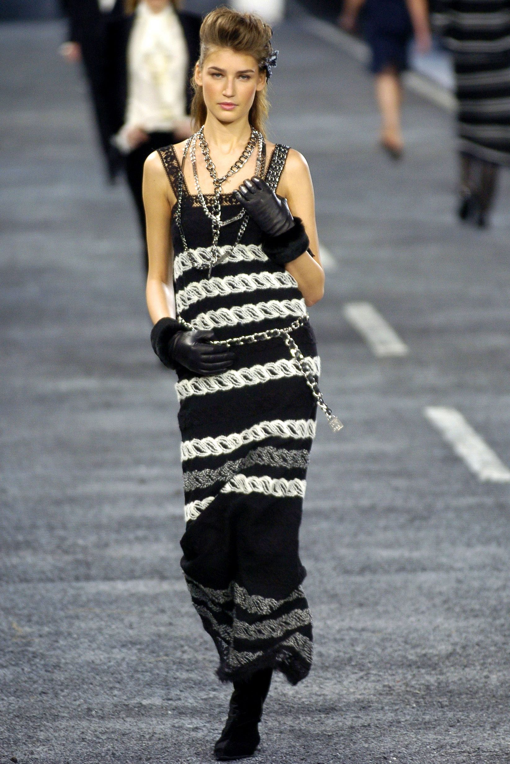 Chanel F/W 04 Look 499