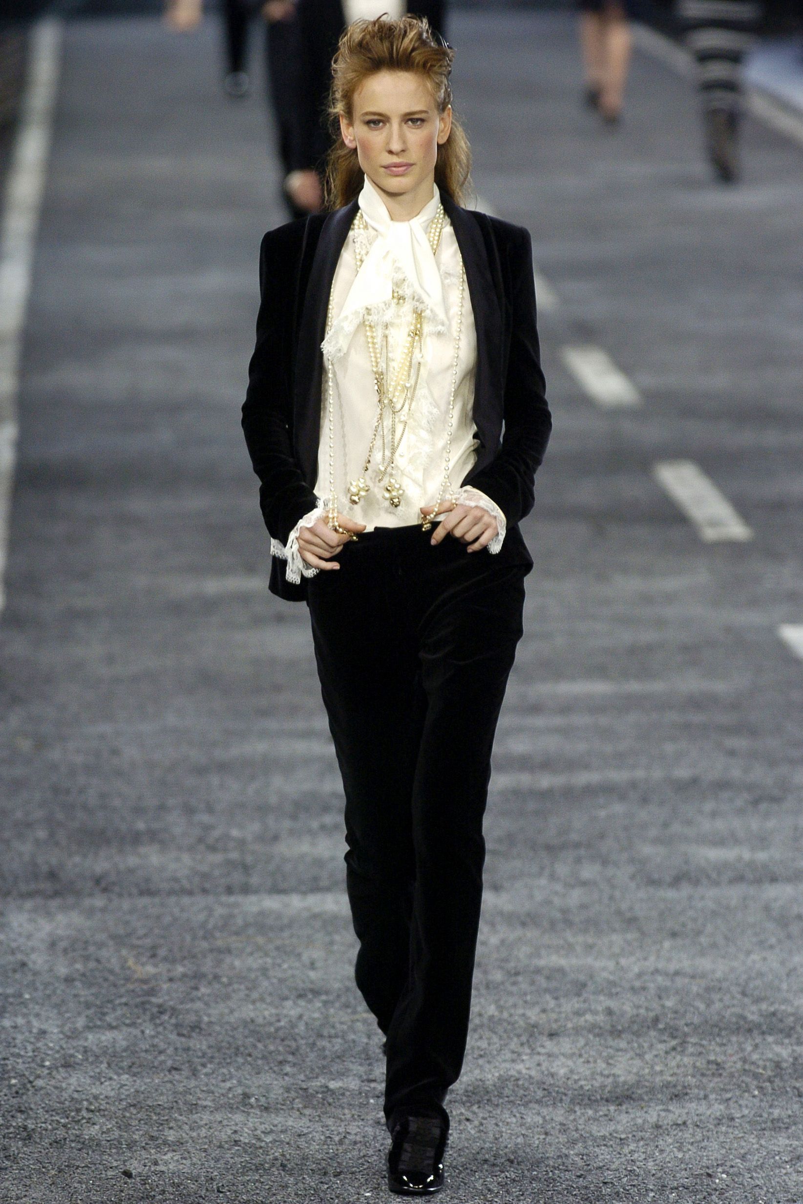 Chanel F/W 04 Look 513