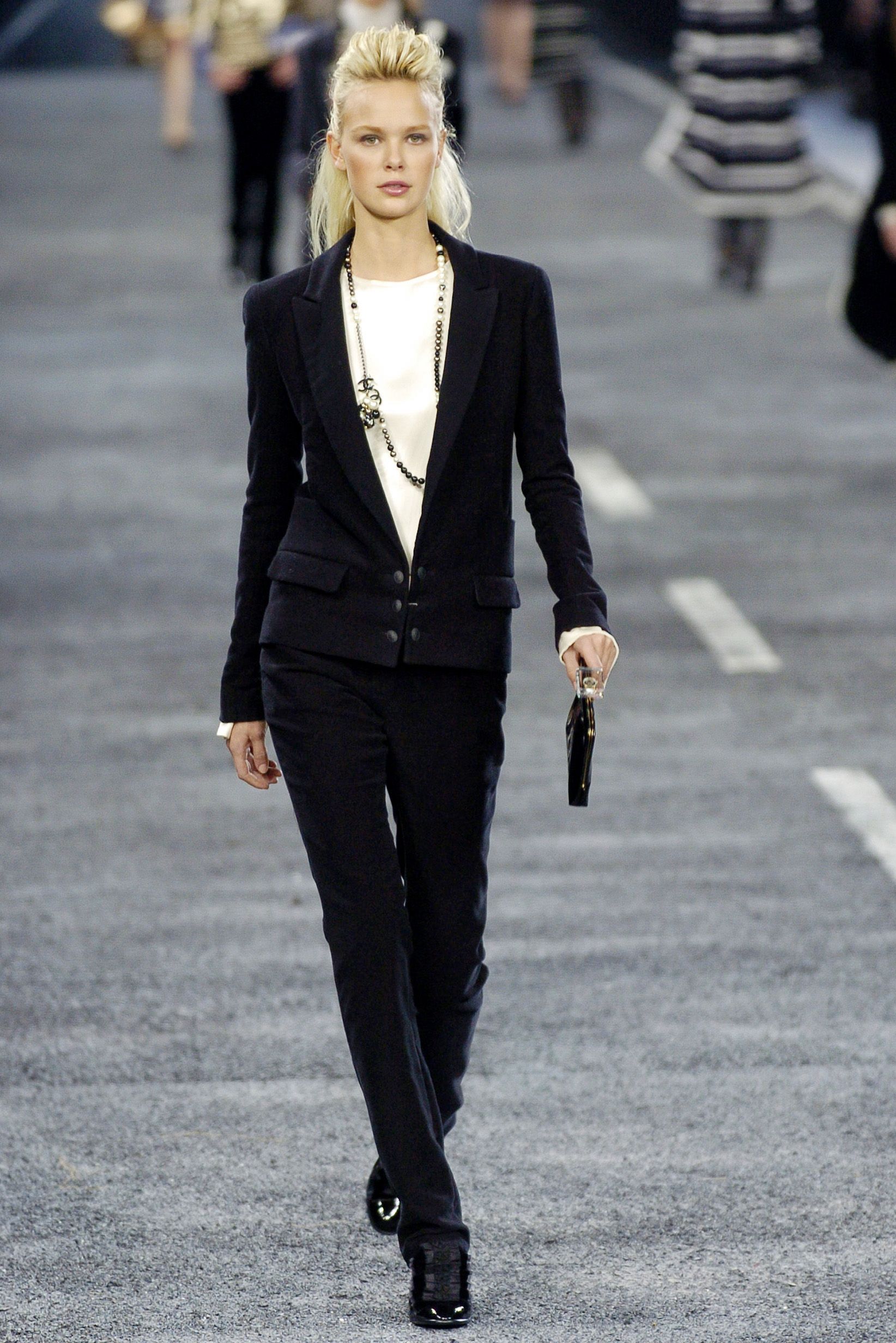 Chanel F/W 04 Look 516