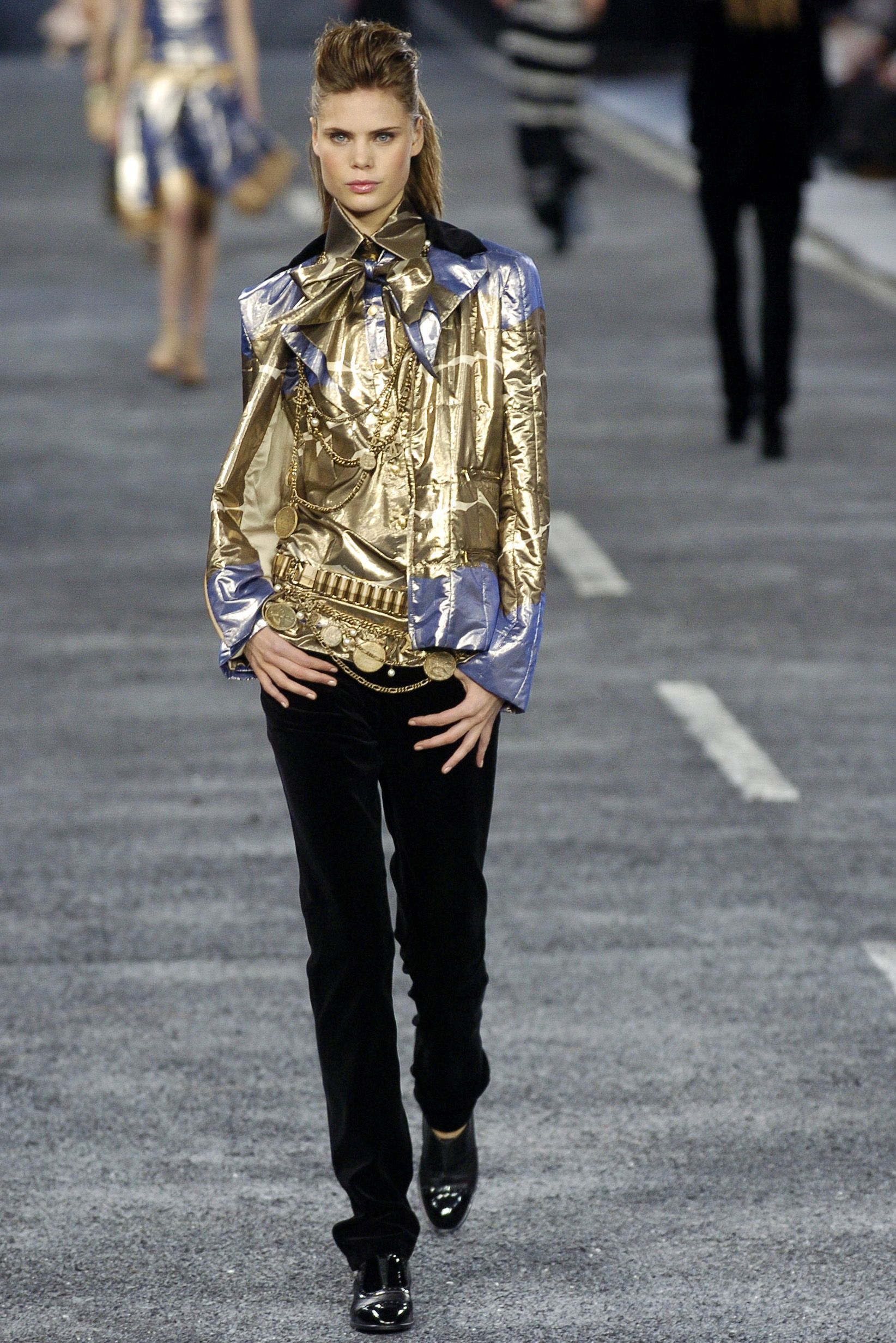 Chanel F/W 04 Look 546