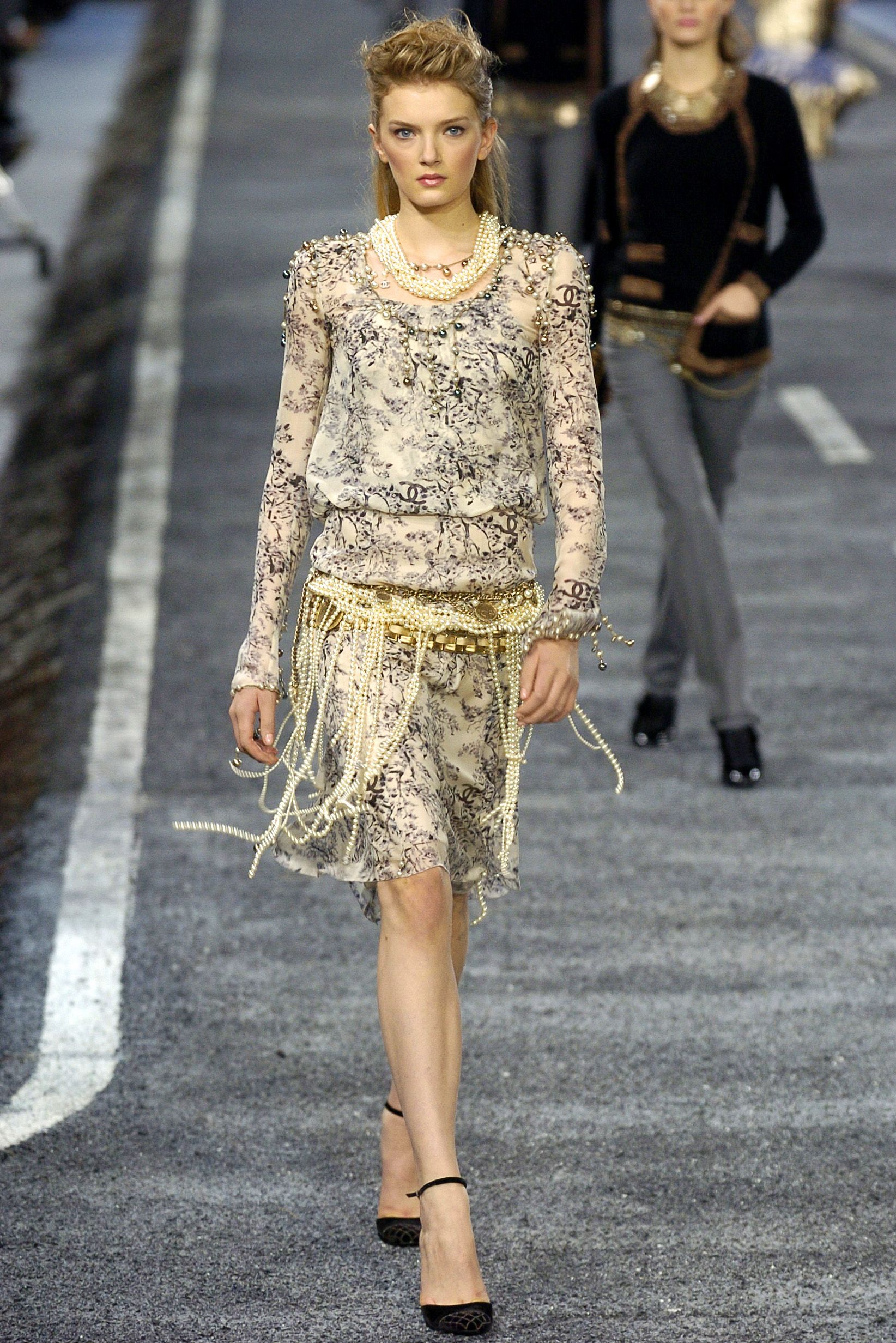 Chanel F/W 04 Look 579
