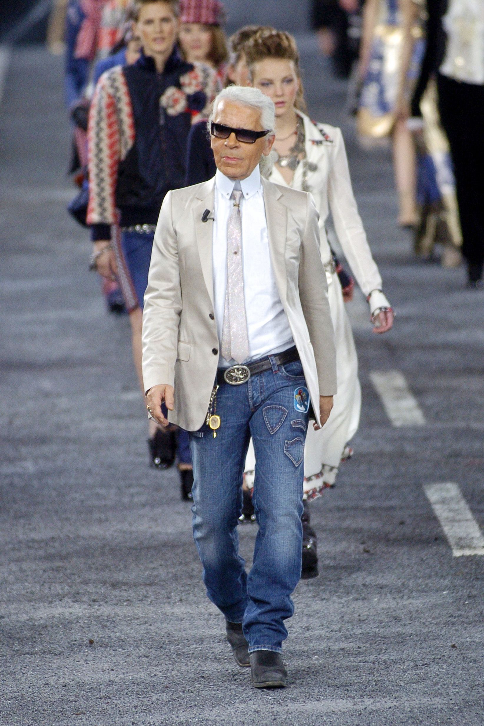 Chanel F/W 04 Look 672
