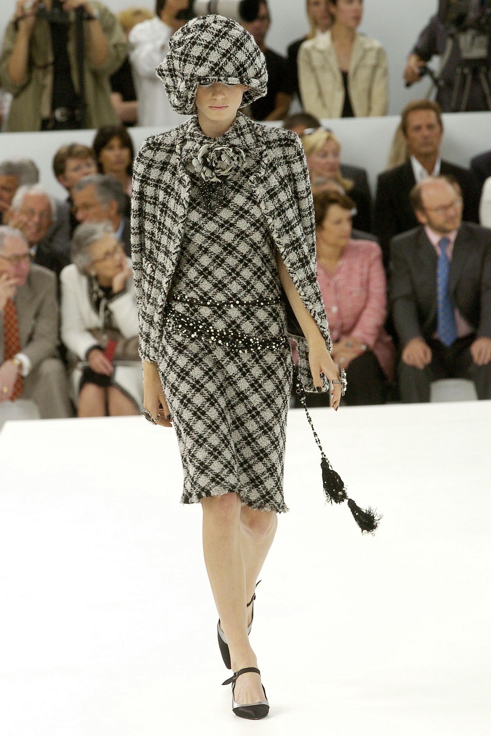 Chanel F/W 04 Couture Look 87